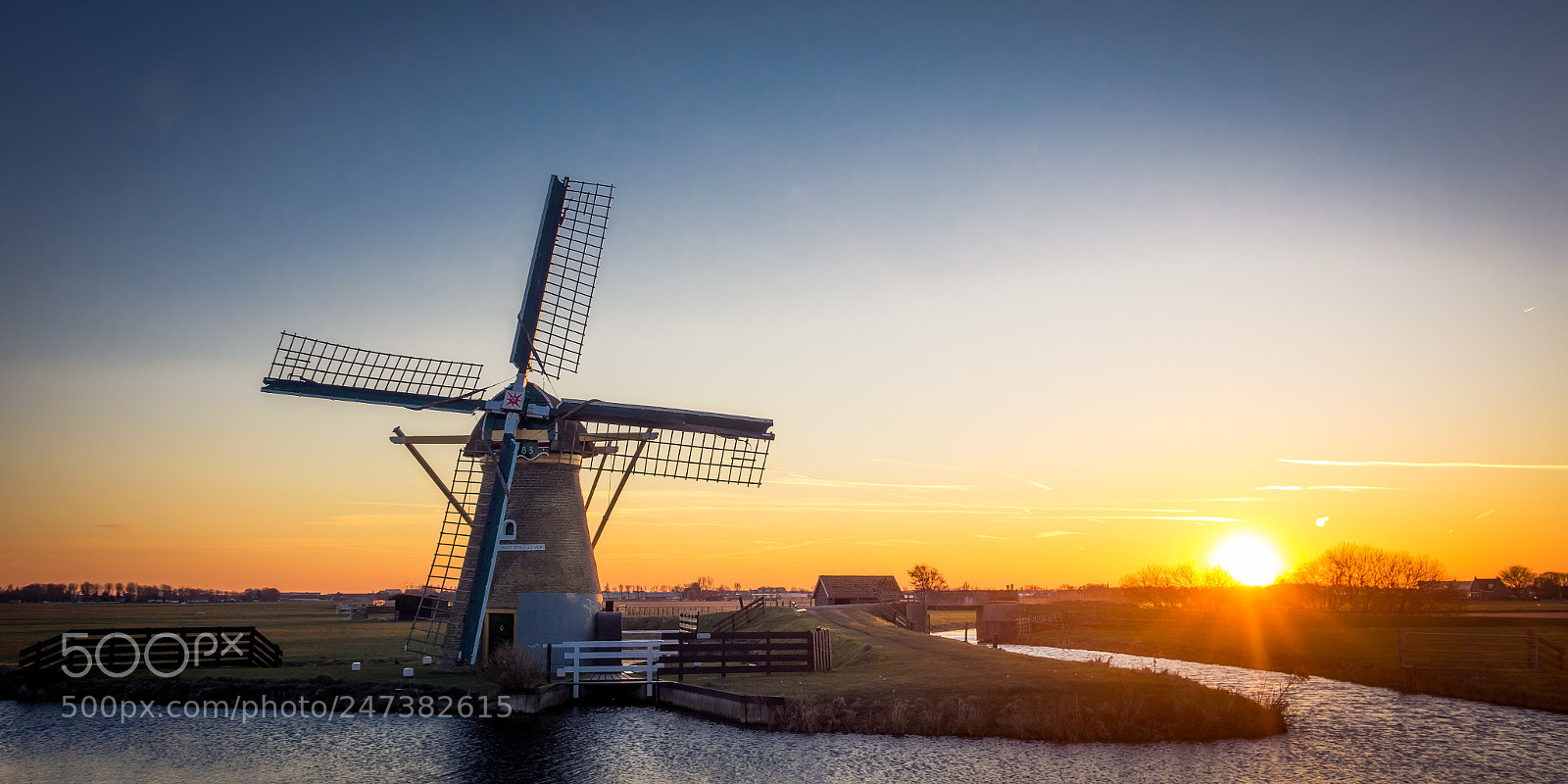 Sony Cyber-shot DSC-RX10 sample photo. Windmill at sunset photography