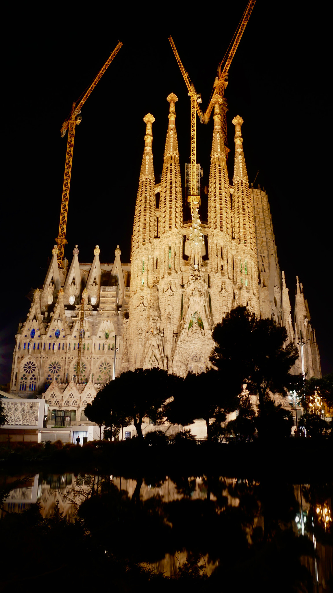 Panasonic Lumix DC-GX850 (Lumix DC-GX800 / Lumix DC-GF9) sample photo. Sagrada familia photography