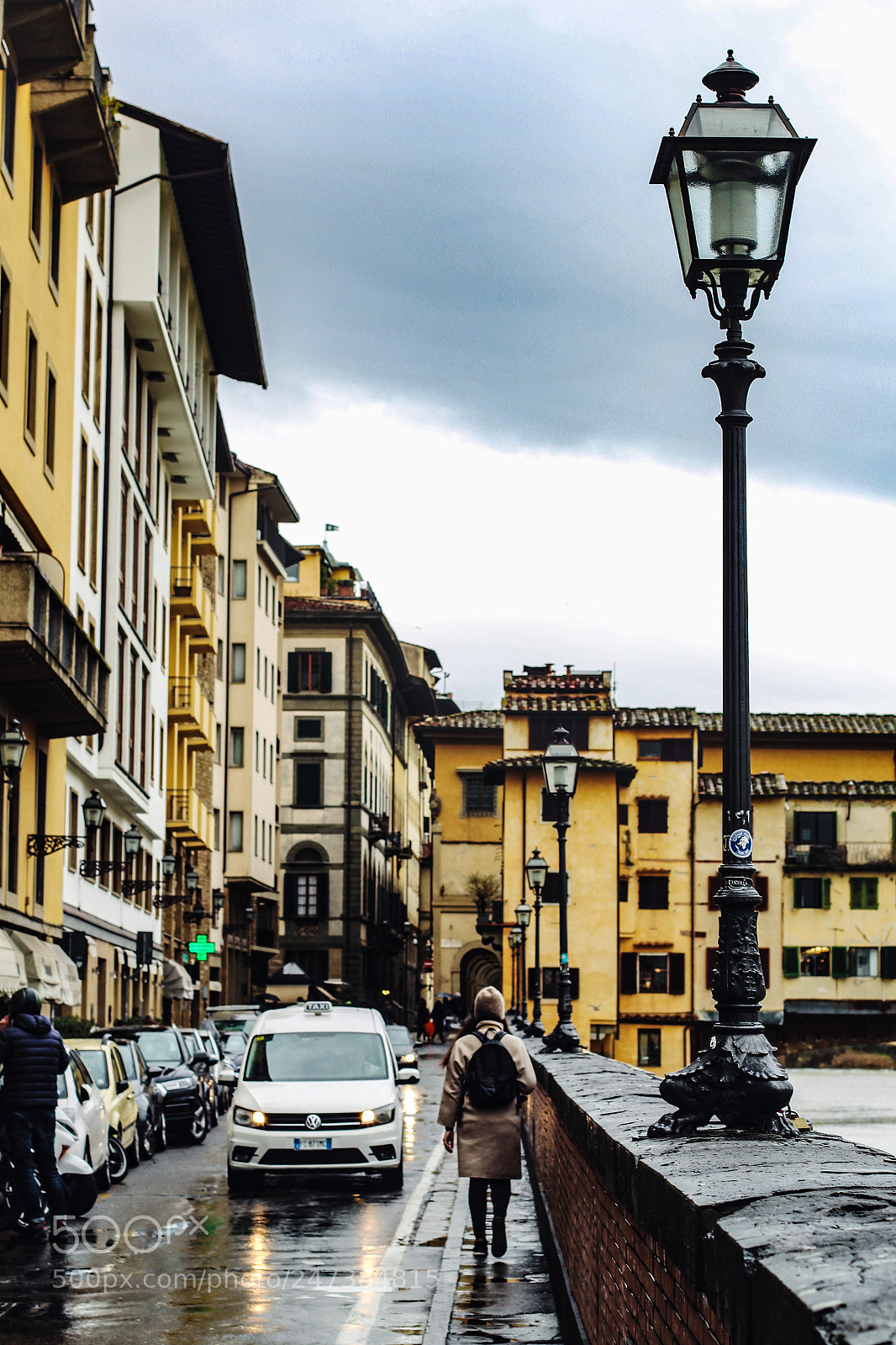 Canon EOS 700D (EOS Rebel T5i / EOS Kiss X7i) sample photo. Girl in florence, rainy photography