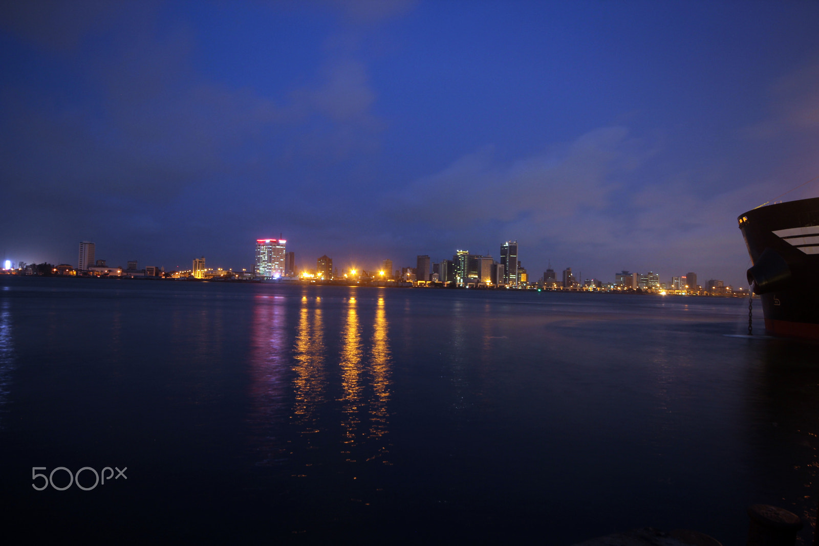 Canon EOS 1300D (EOS Rebel T6 / EOS Kiss X80) + Sigma 10-20mm F4-5.6 EX DC HSM sample photo. Lagos blue sky photography