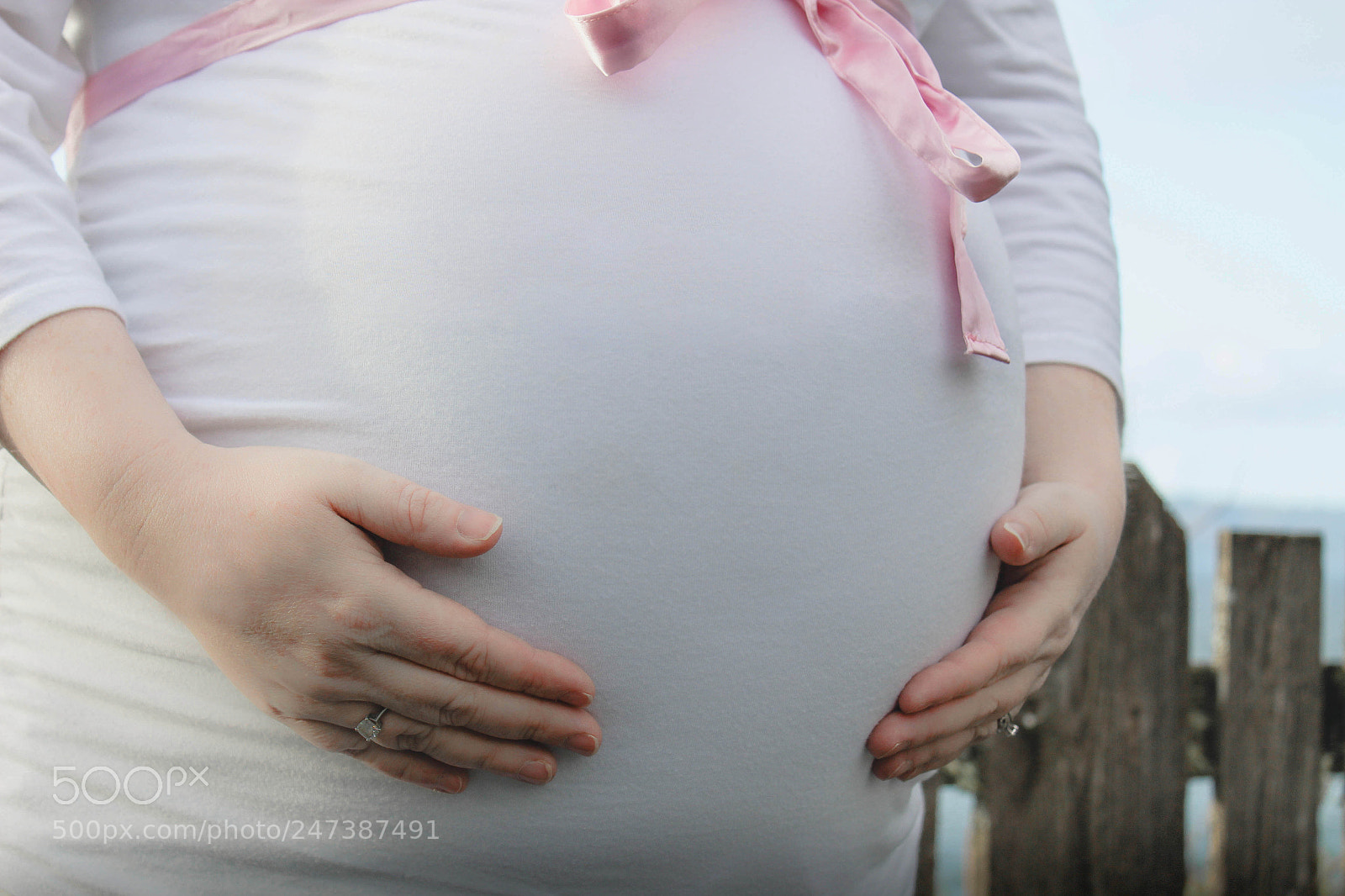 Canon EOS 1300D (EOS Rebel T6 / EOS Kiss X80) sample photo. Mother with her twins. photography