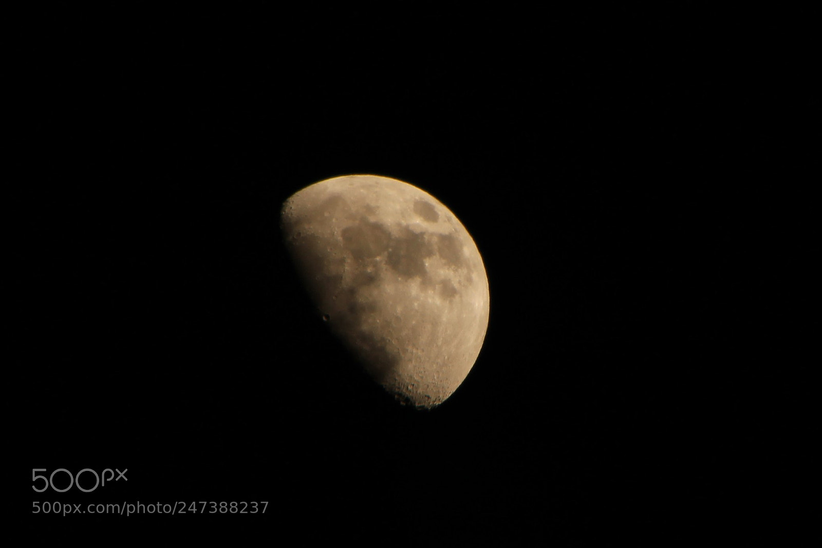 Canon EOS 1300D (EOS Rebel T6 / EOS Kiss X80) sample photo. Moon photography