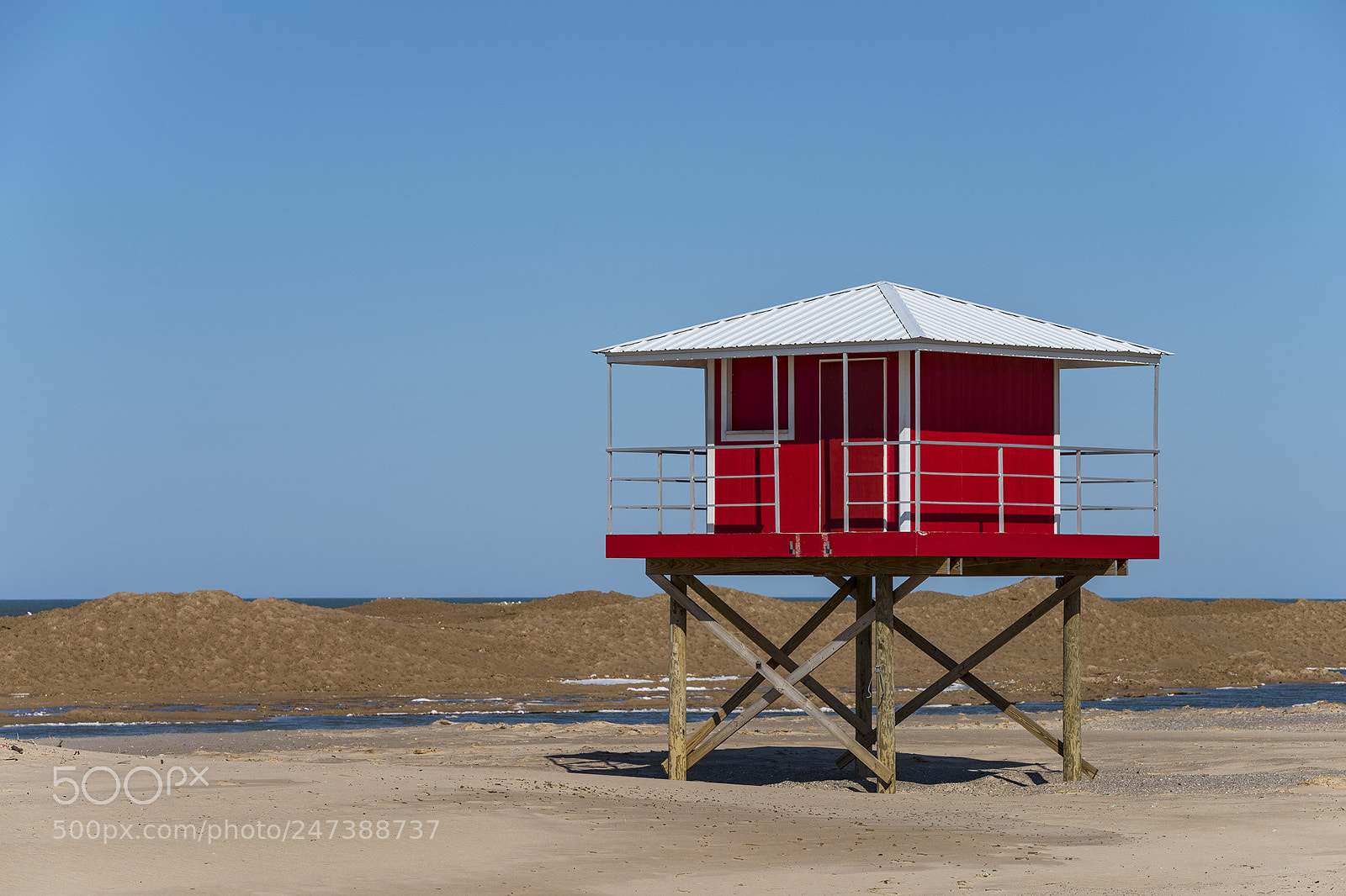 Nikon D810 sample photo. Lifeguard station photography