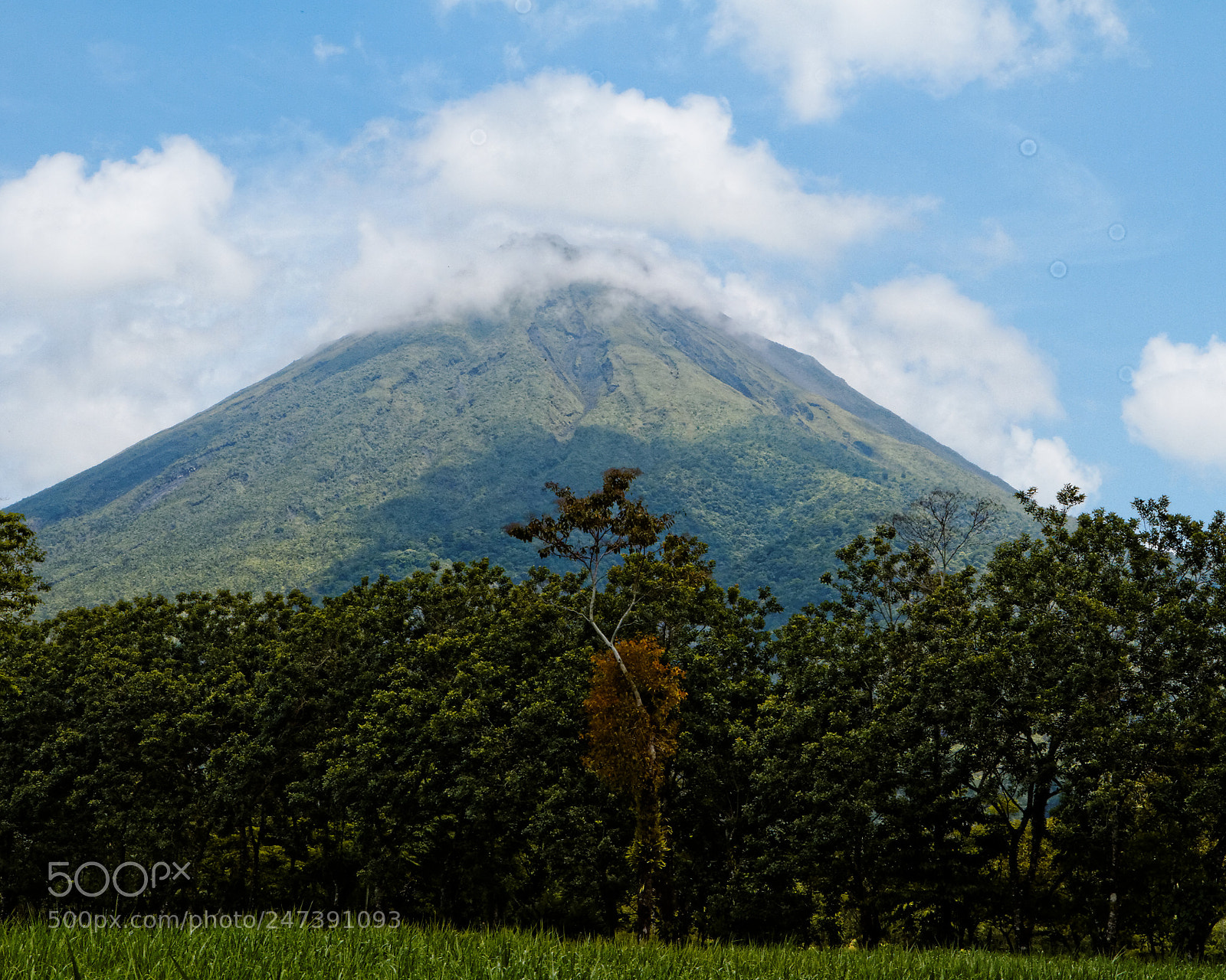 Canon EOS 7D + Canon EF 24-105mm F4L IS USM sample photo. Arenal volcano in costa photography