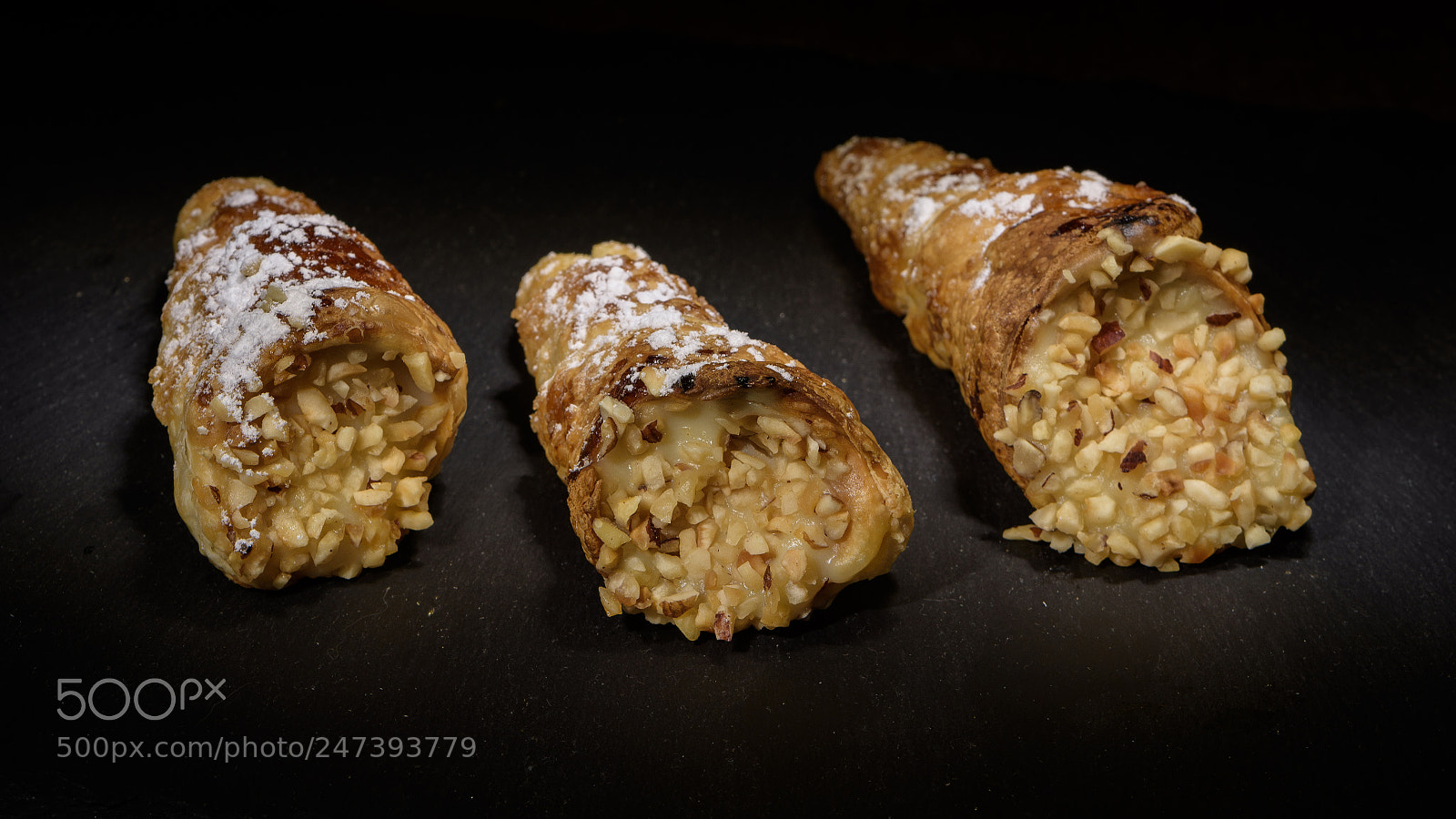Nikon D7200 sample photo. Cannoncini stuffed with custard photography