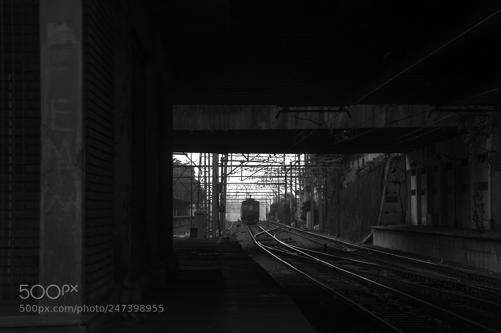 Nikon D300 sample photo. Trainstation photography