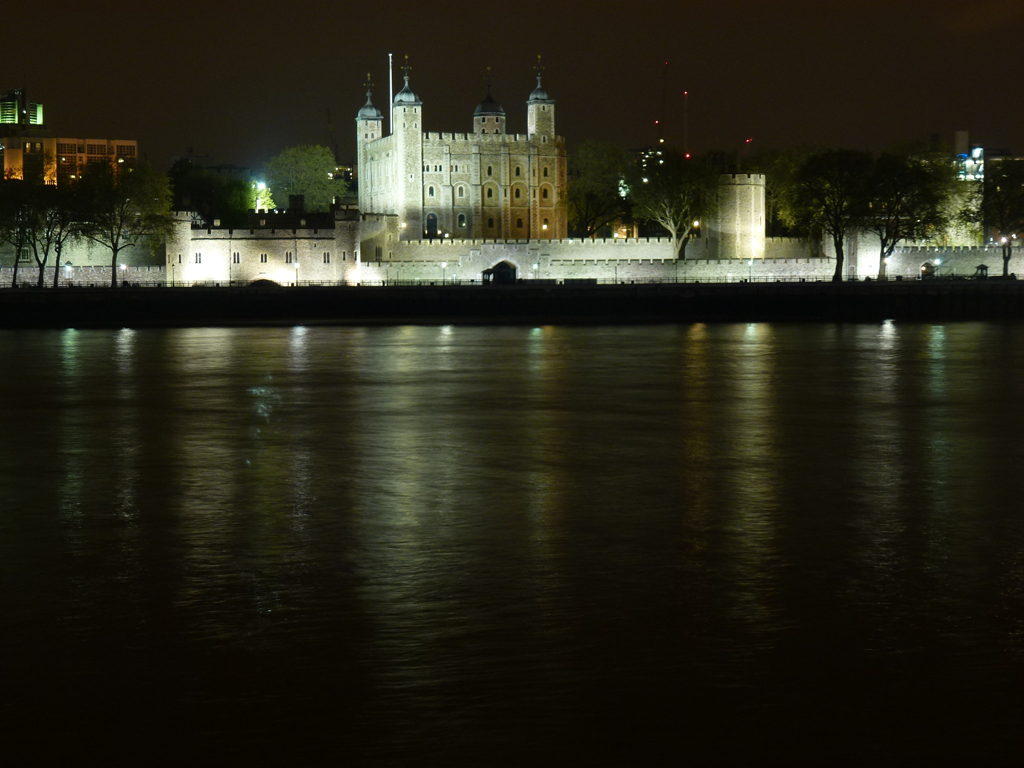 Panasonic DMC-ZS10 sample photo. Night photography