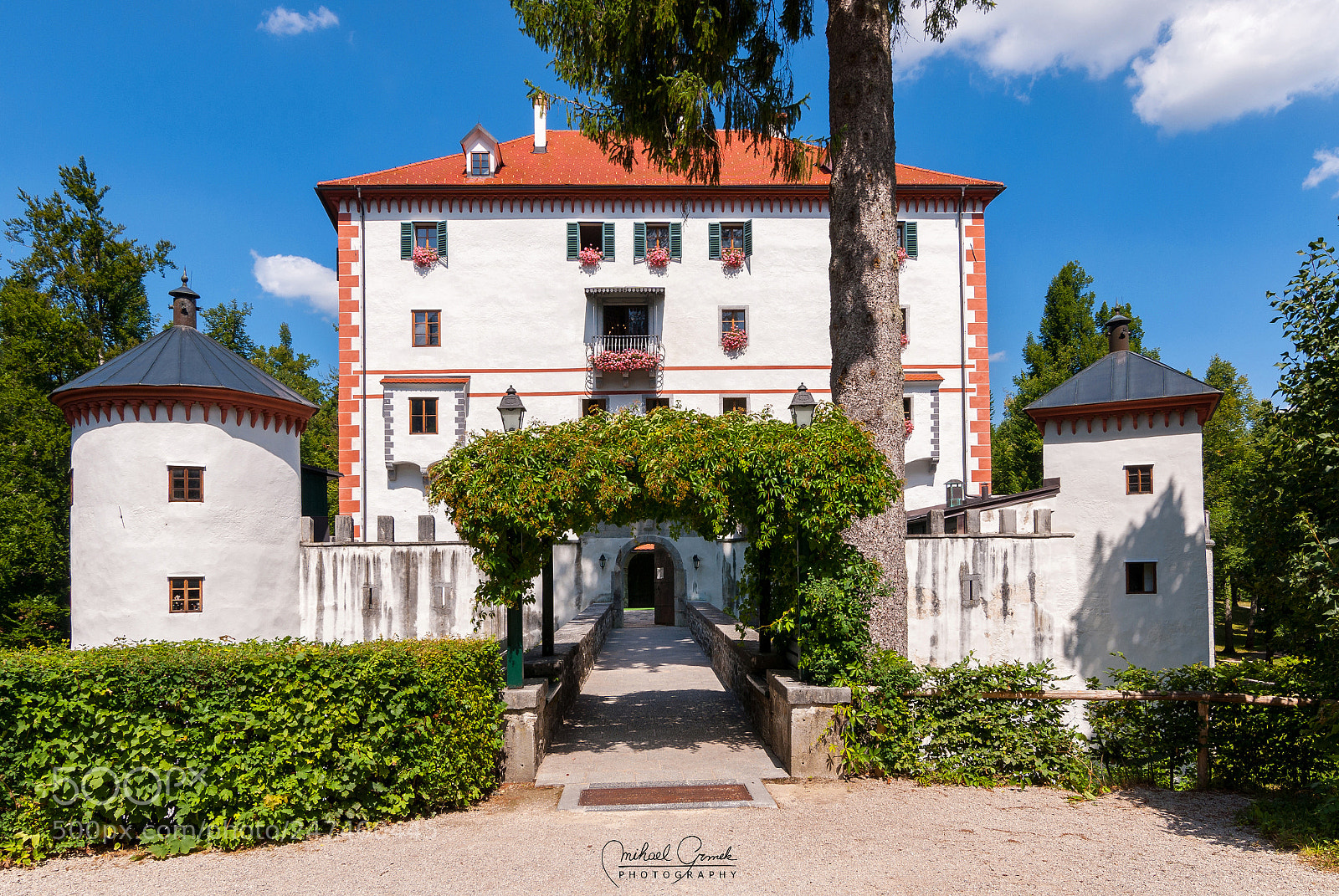 Nikon D200 sample photo. Snežnik castle entrance photography