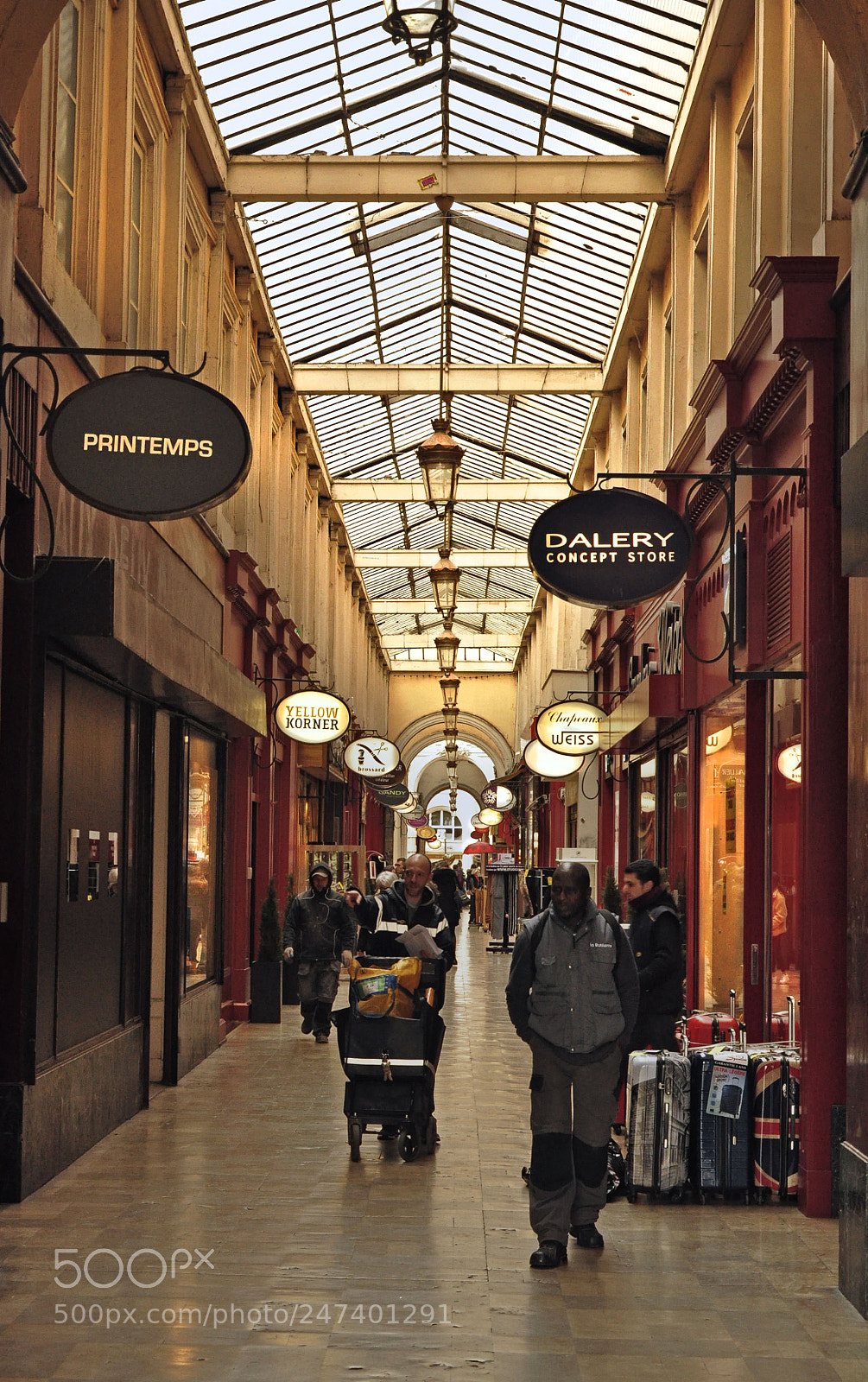 Nikon D5000 sample photo. Shopping photography