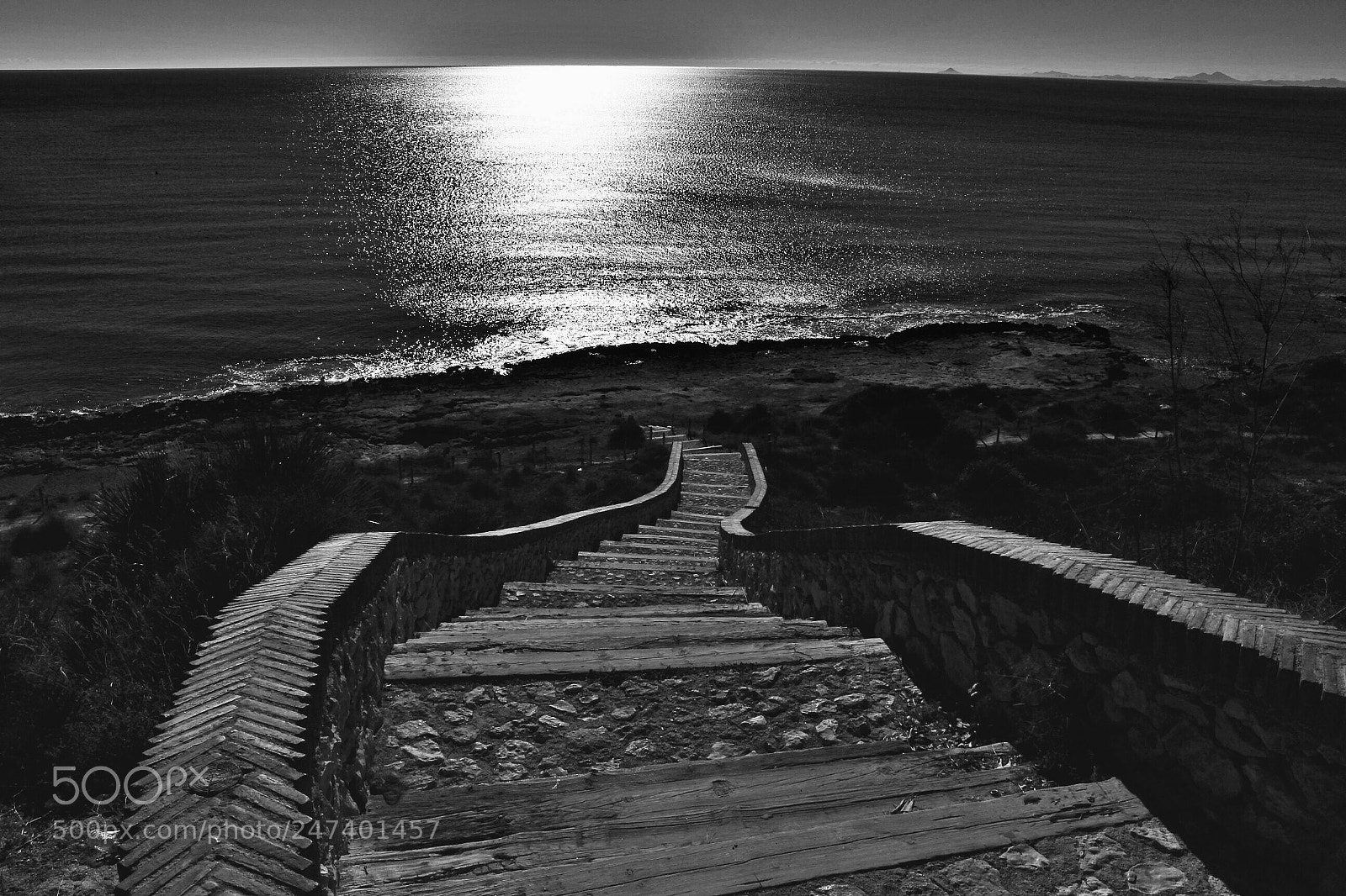 Canon EOS 700D (EOS Rebel T5i / EOS Kiss X7i) sample photo. Escalera hasta el mar. photography