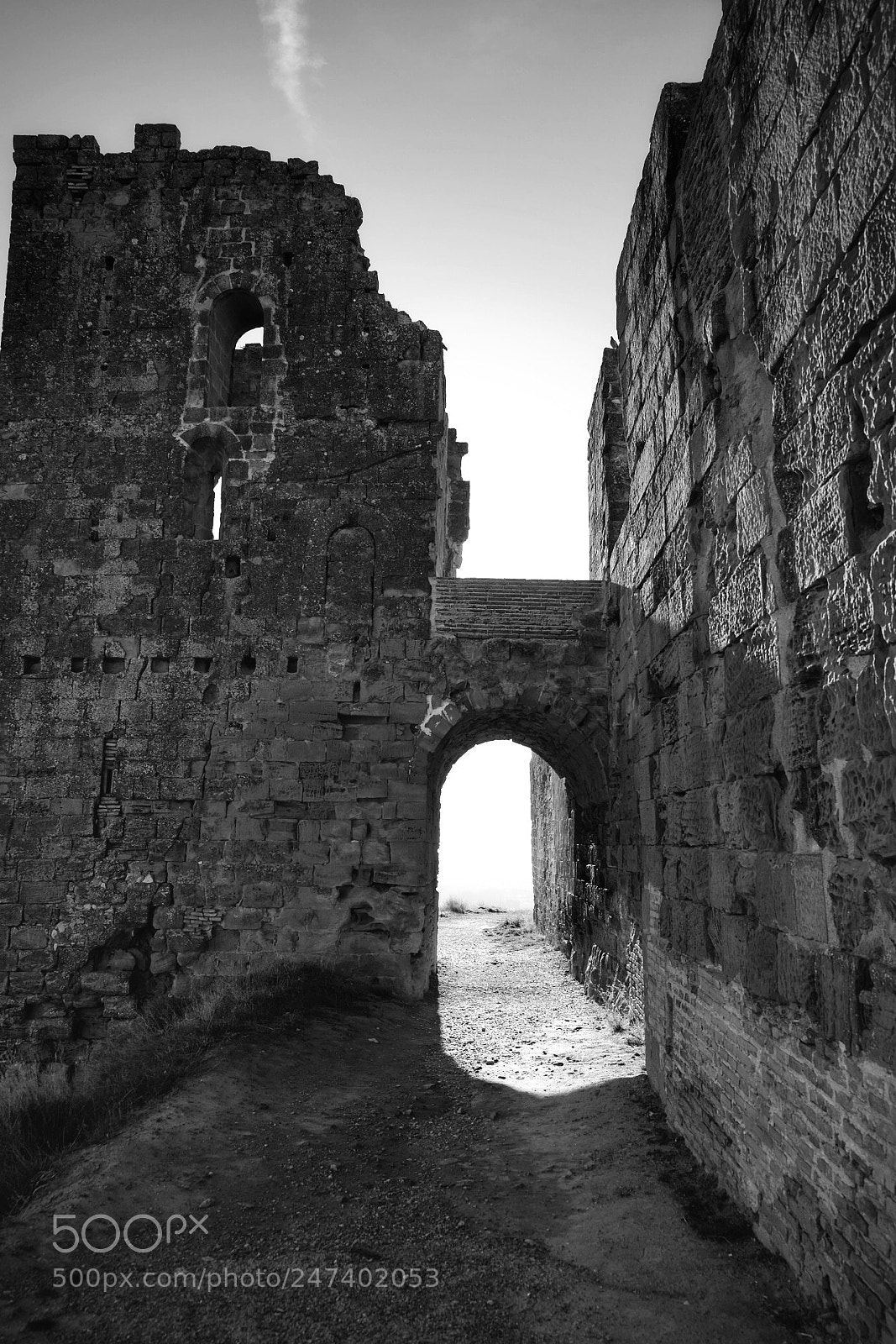 Fujifilm X-T10 sample photo. Puerta.castillo de montearag n photography