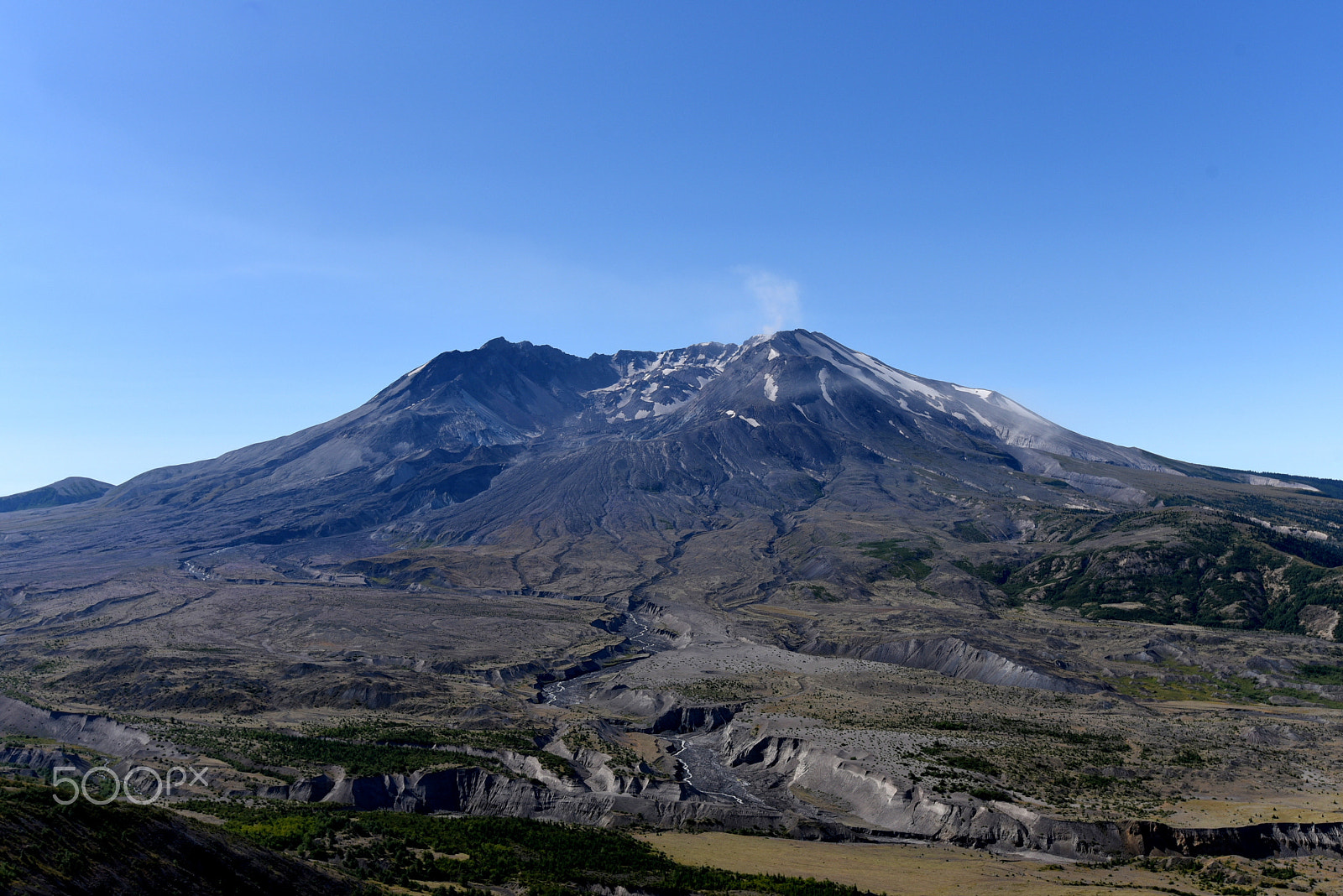 Nikon D750 + Nikon AF-S Nikkor 16-35mm F4G ED VR sample photo. Mount saint helens crater panoramic photography