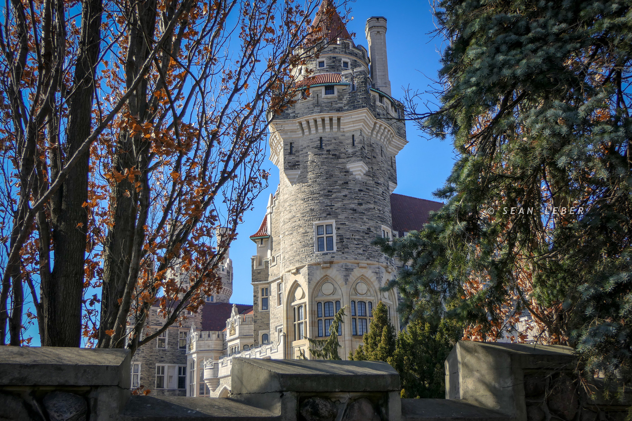 Panasonic Lumix DMC-FZ2500 (Lumix DMC-FZ2000) sample photo. Casa loma - toronto photography
