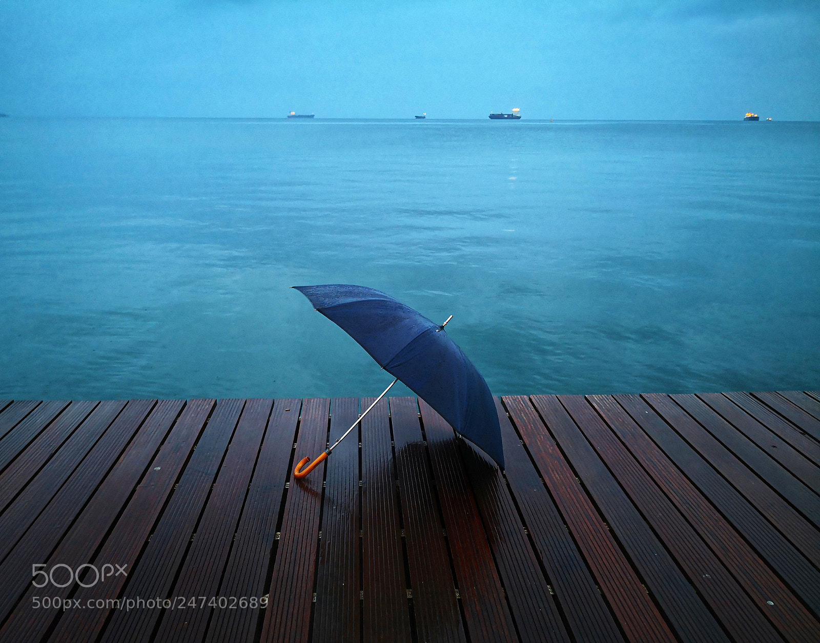 HUAWEI Mate 10 Pro sample photo. Umbrella in the rain photography