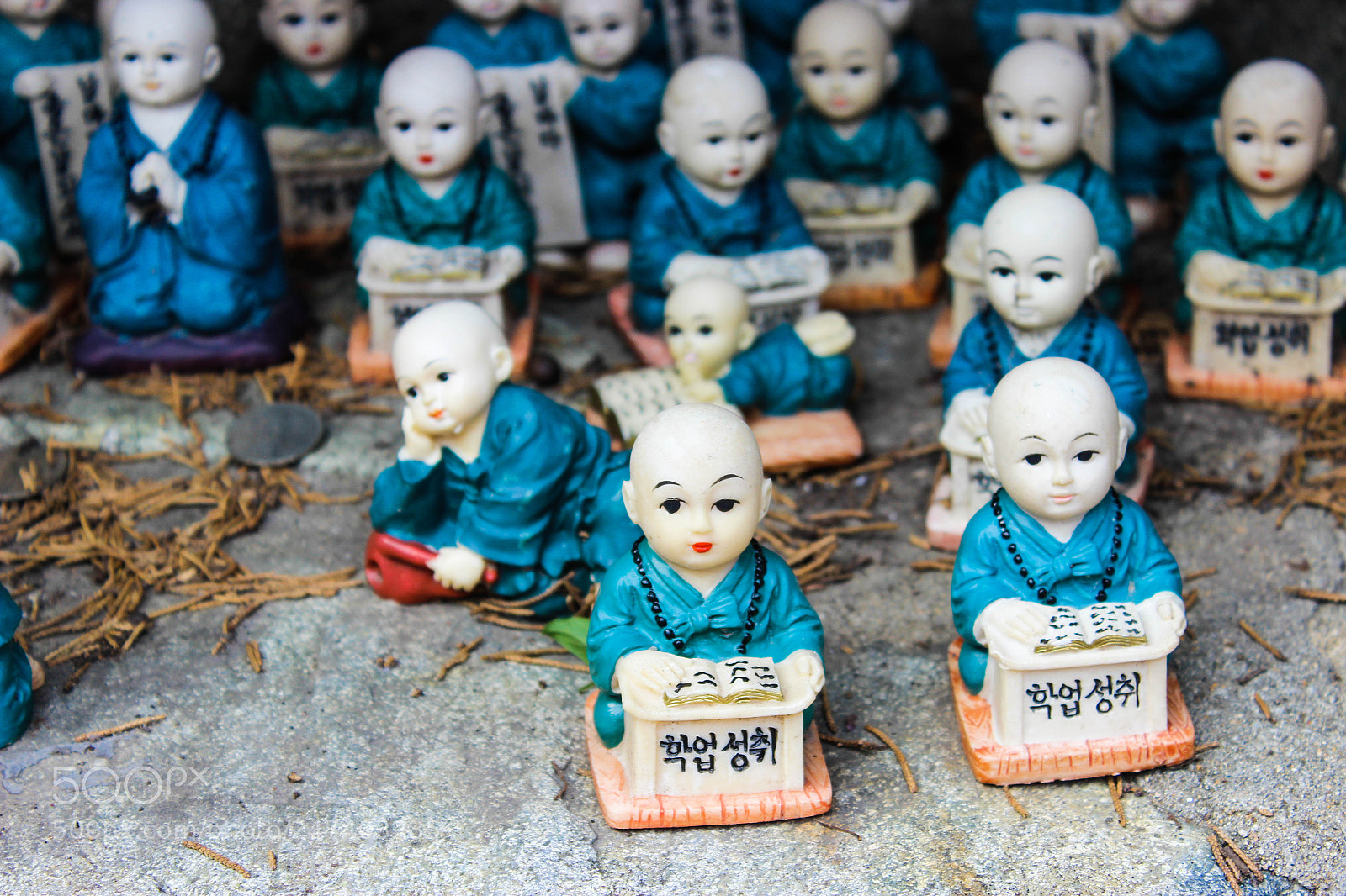Canon EOS 600D (Rebel EOS T3i / EOS Kiss X5) sample photo. Sculptures in haedong yonngunsa photography