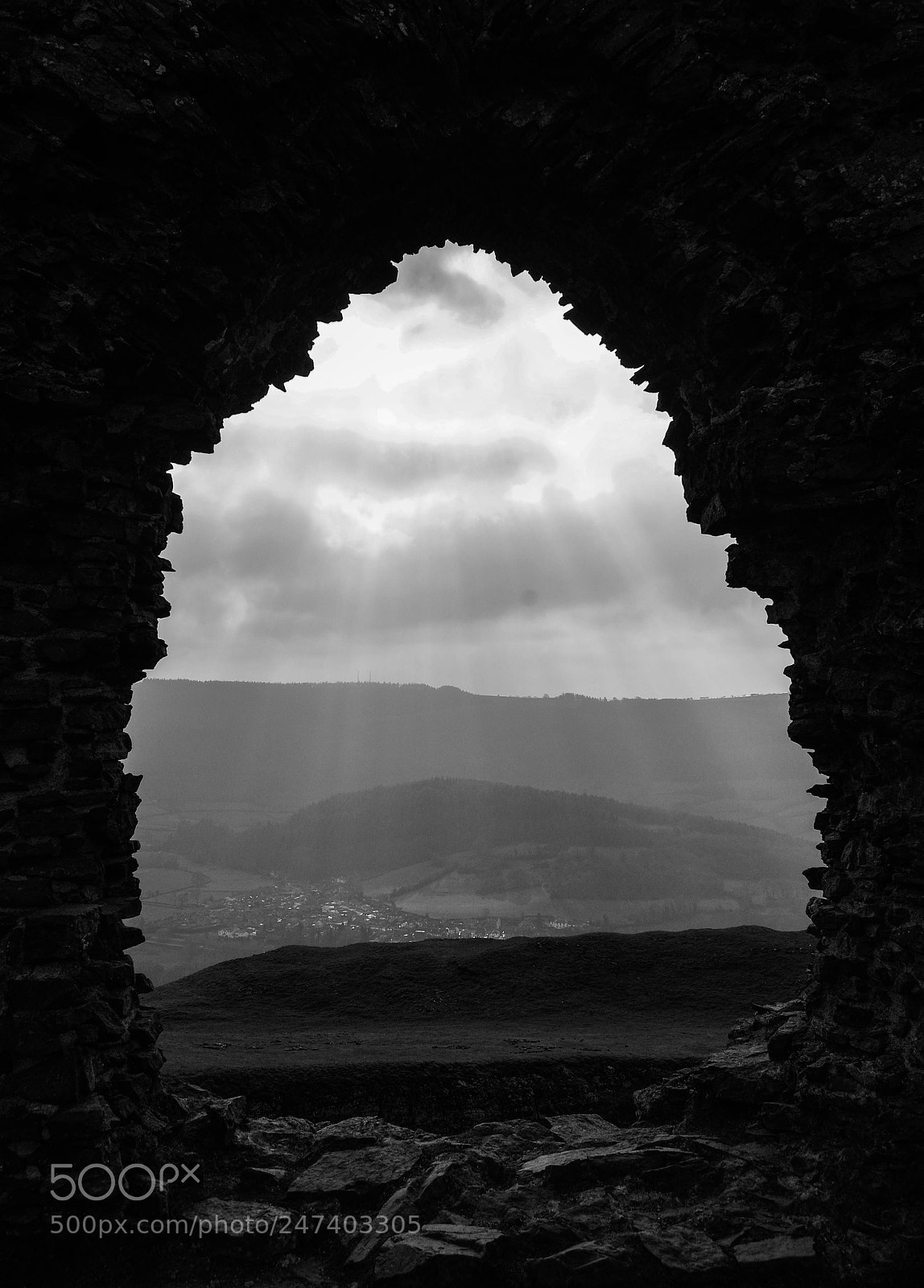 Pentax K-S2 sample photo. Dinas bran sunrays photography