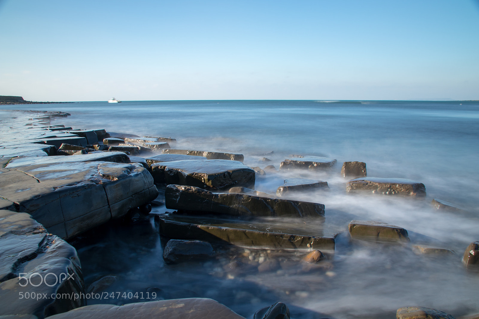 Canon EOS 77D (EOS 9000D / EOS 770D) sample photo. Rocks on the coast photography