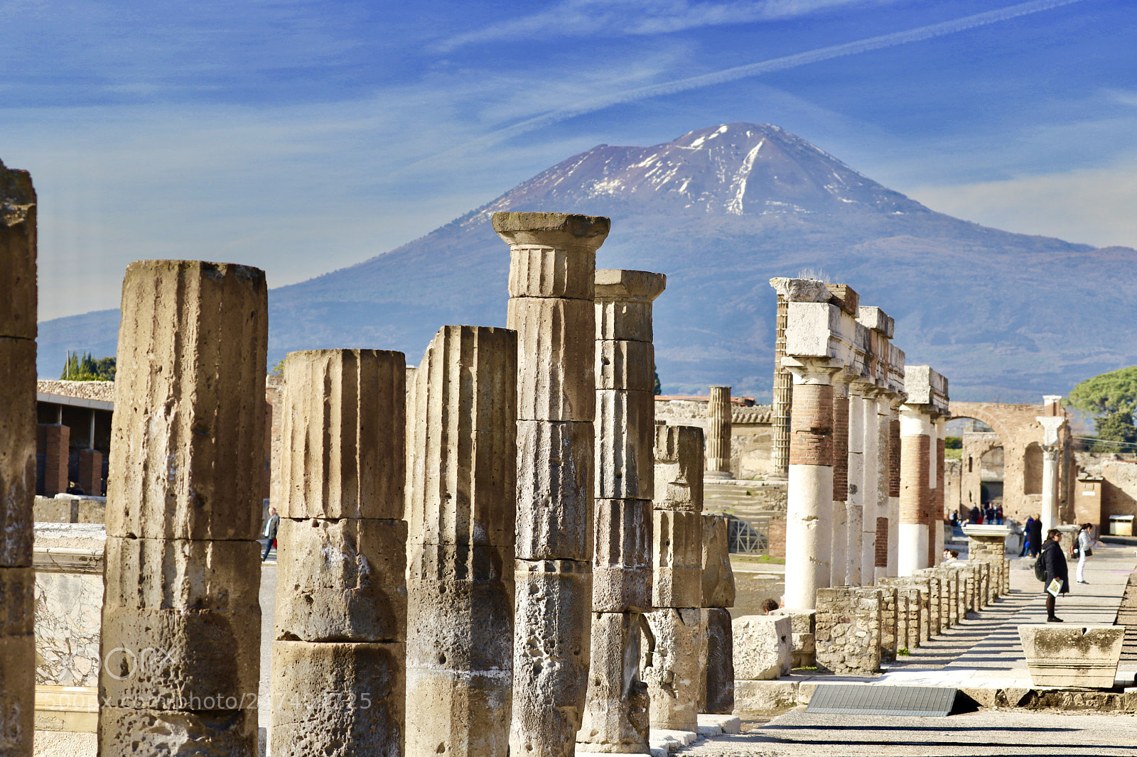 Canon EOS 6D Mark II sample photo. Pillars against volcano photography