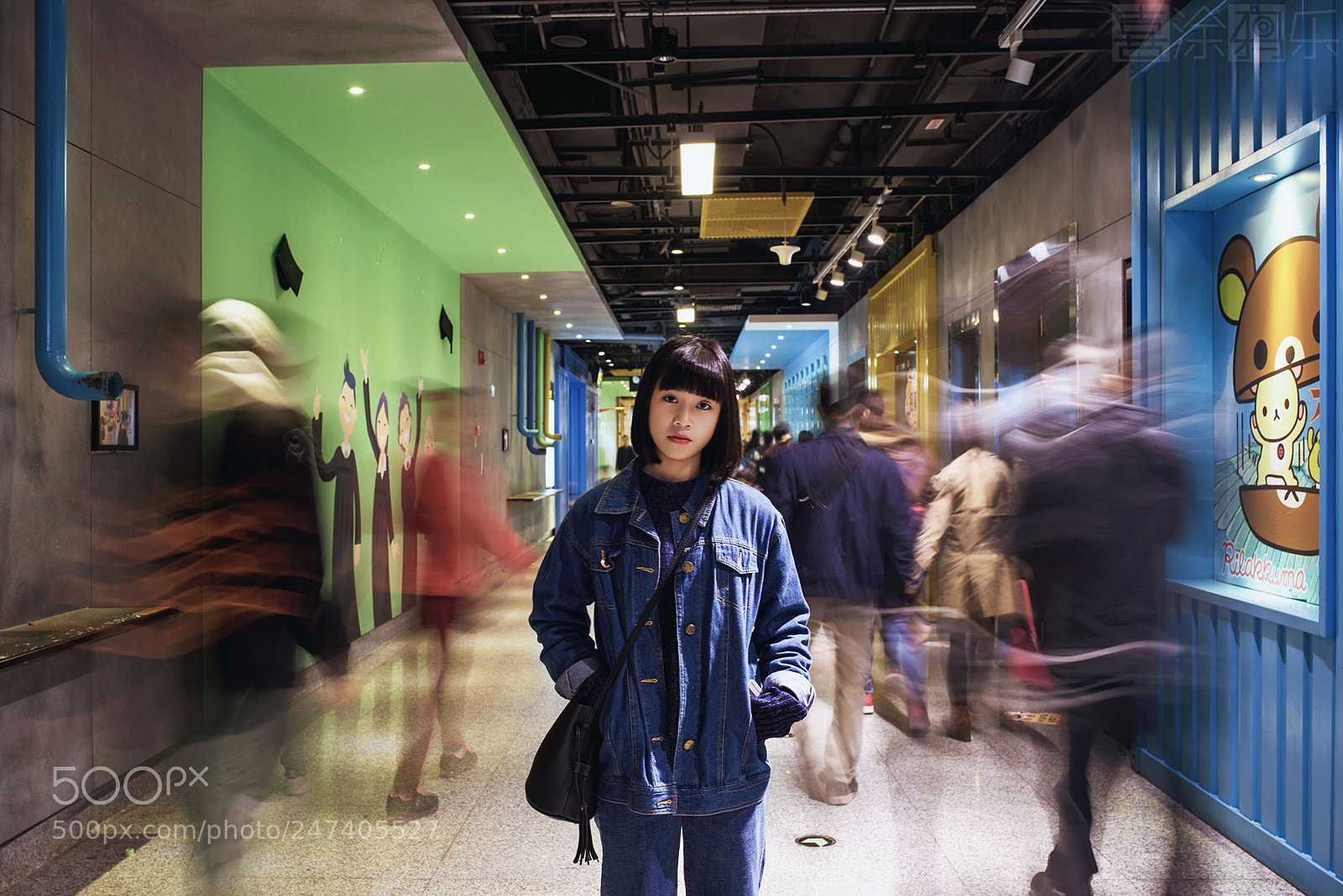 Nikon D810 sample photo. 地铁商业街人像 photography