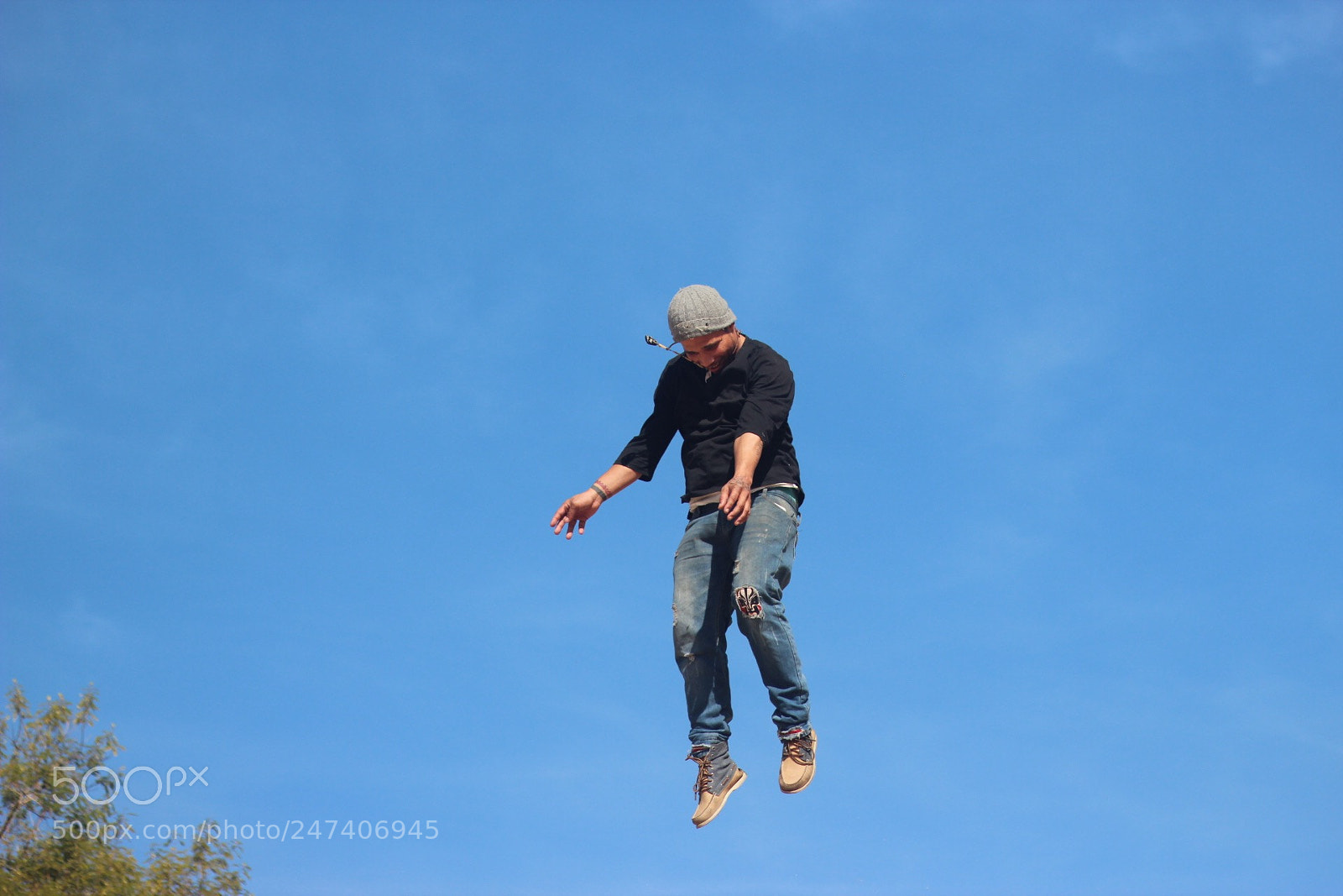 Canon EOS 600D (Rebel EOS T3i / EOS Kiss X5) sample photo. Taking flight photography