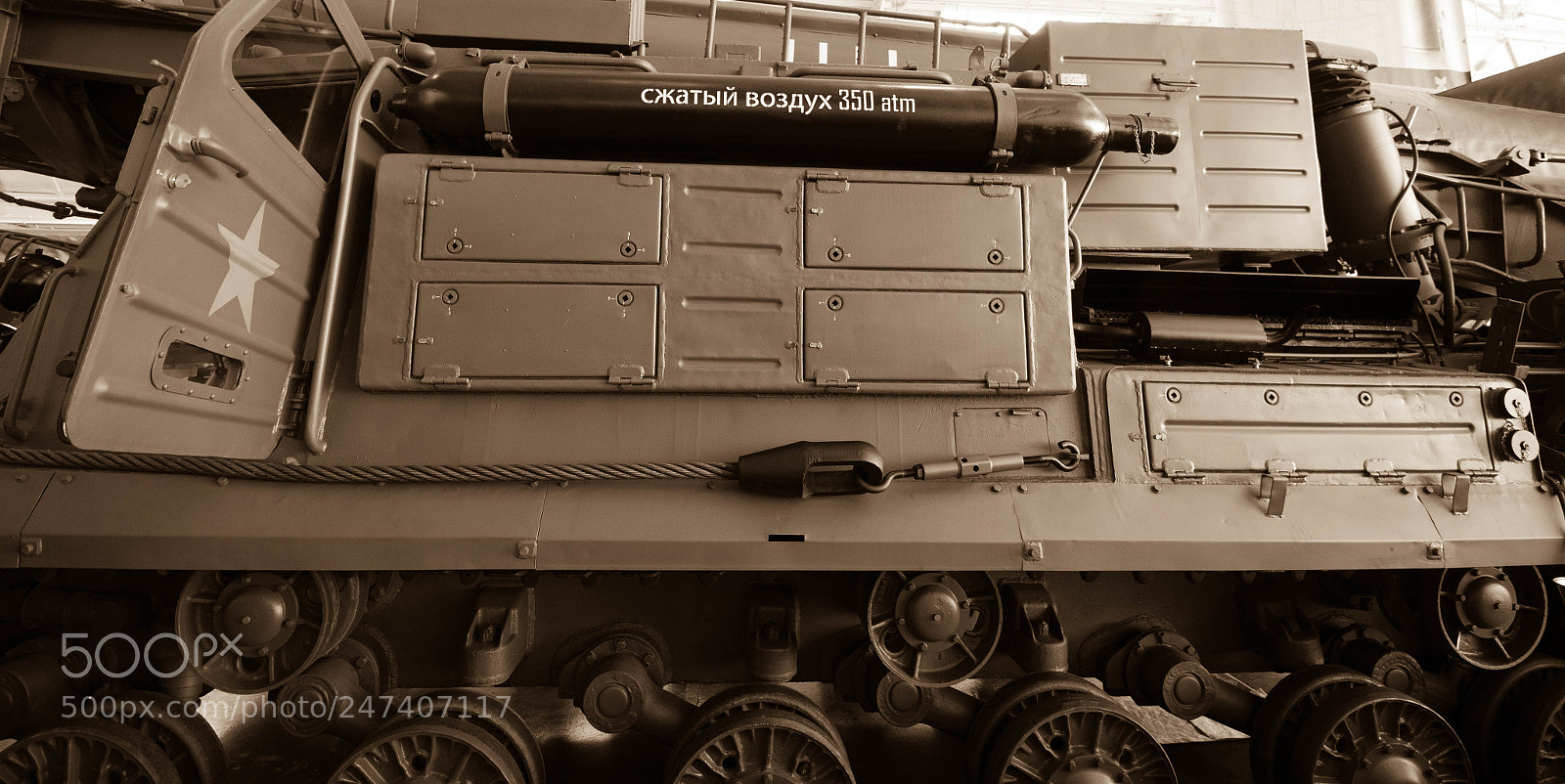 Canon EOS 600D (Rebel EOS T3i / EOS Kiss X5) sample photo. Soviet tank photography