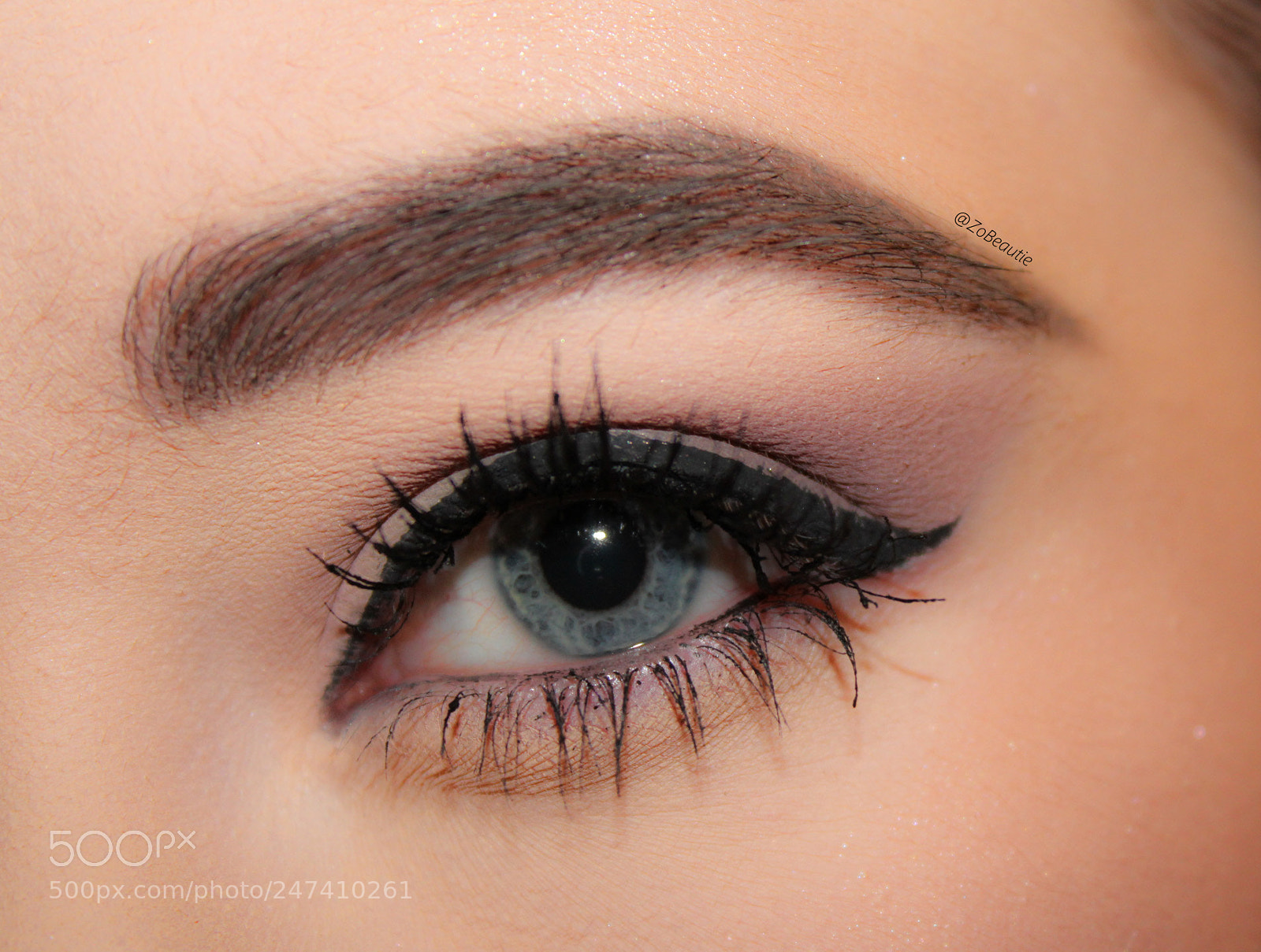 Canon EOS 1200D (EOS Rebel T5 / EOS Kiss X70 / EOS Hi) sample photo. Winged liner photography