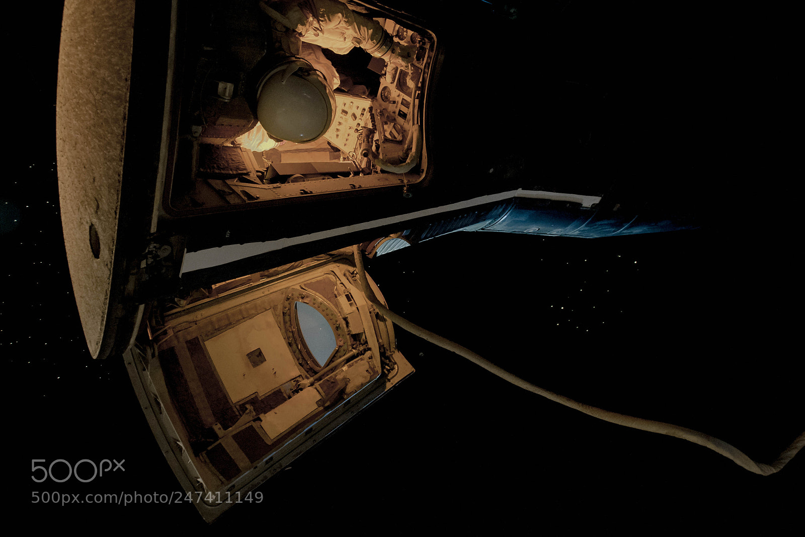 Nikon D300 sample photo. Gemini capsule photography