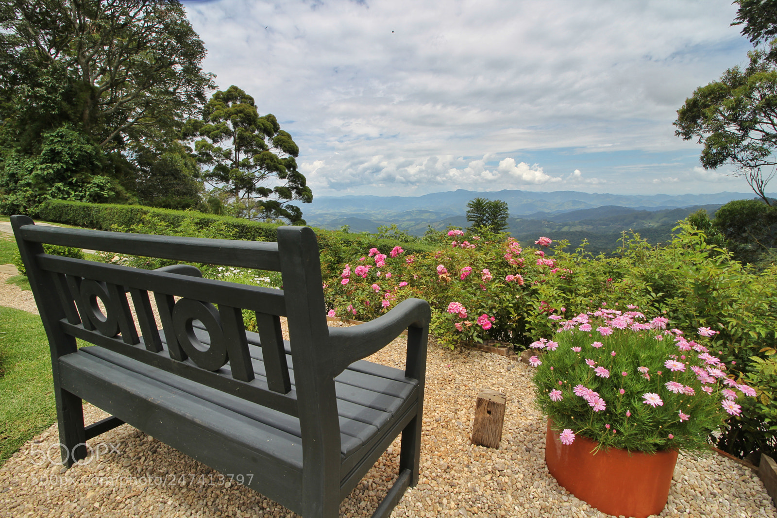 Canon EOS 1200D (EOS Rebel T5 / EOS Kiss X70 / EOS Hi) sample photo. Bench to the sky photography