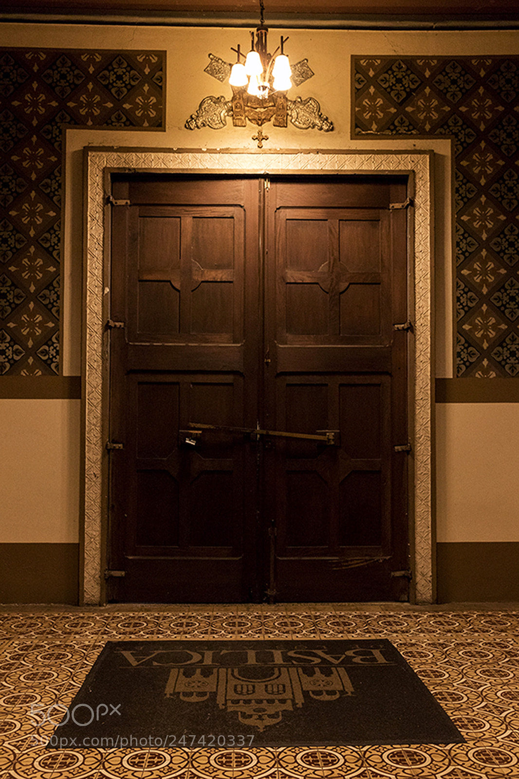 Canon EOS 80D sample photo. Doors with history photography