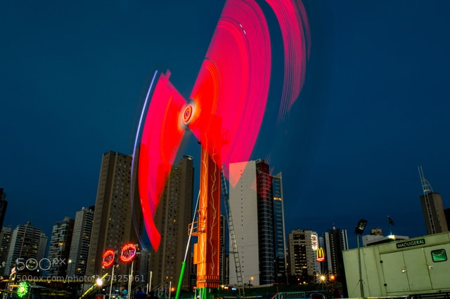 Nikon D3200 sample photo. A luz em movimento photography