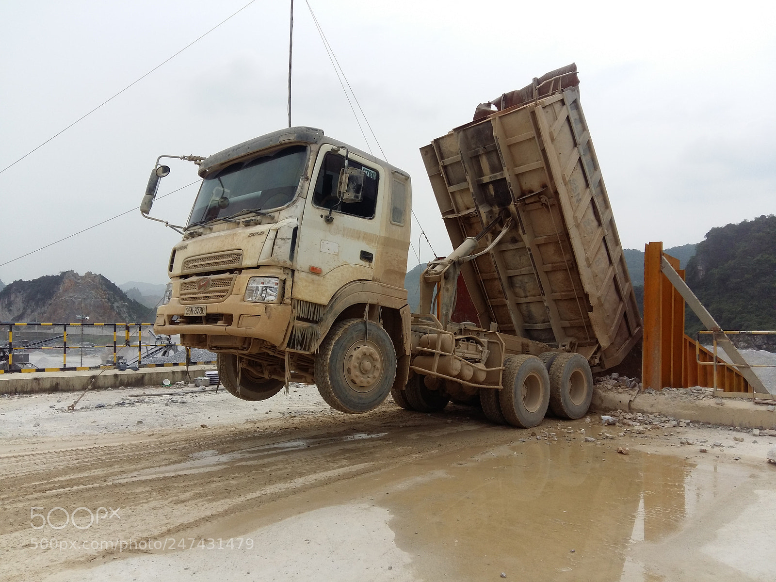 Samsung Galaxy A5 sample photo. Xe ben hyundai.jpg photography