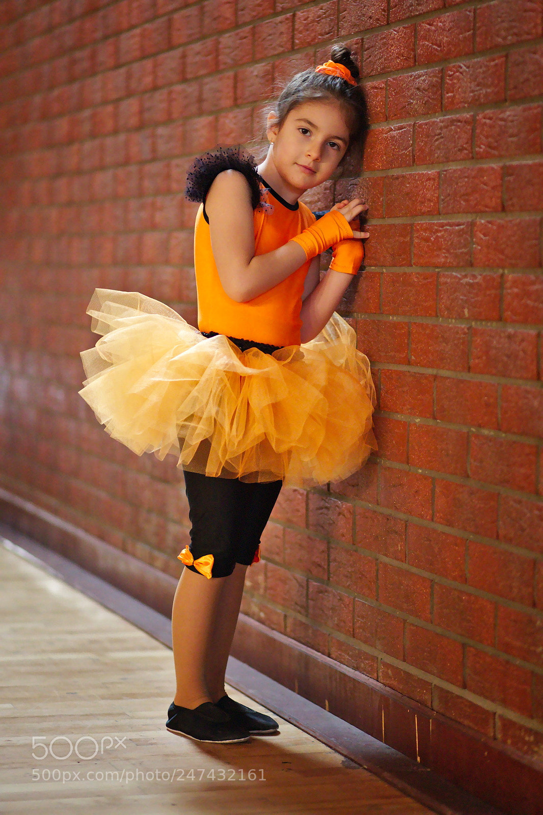 Canon EF 85mm F1.8 USM sample photo. Resting ballerina photography