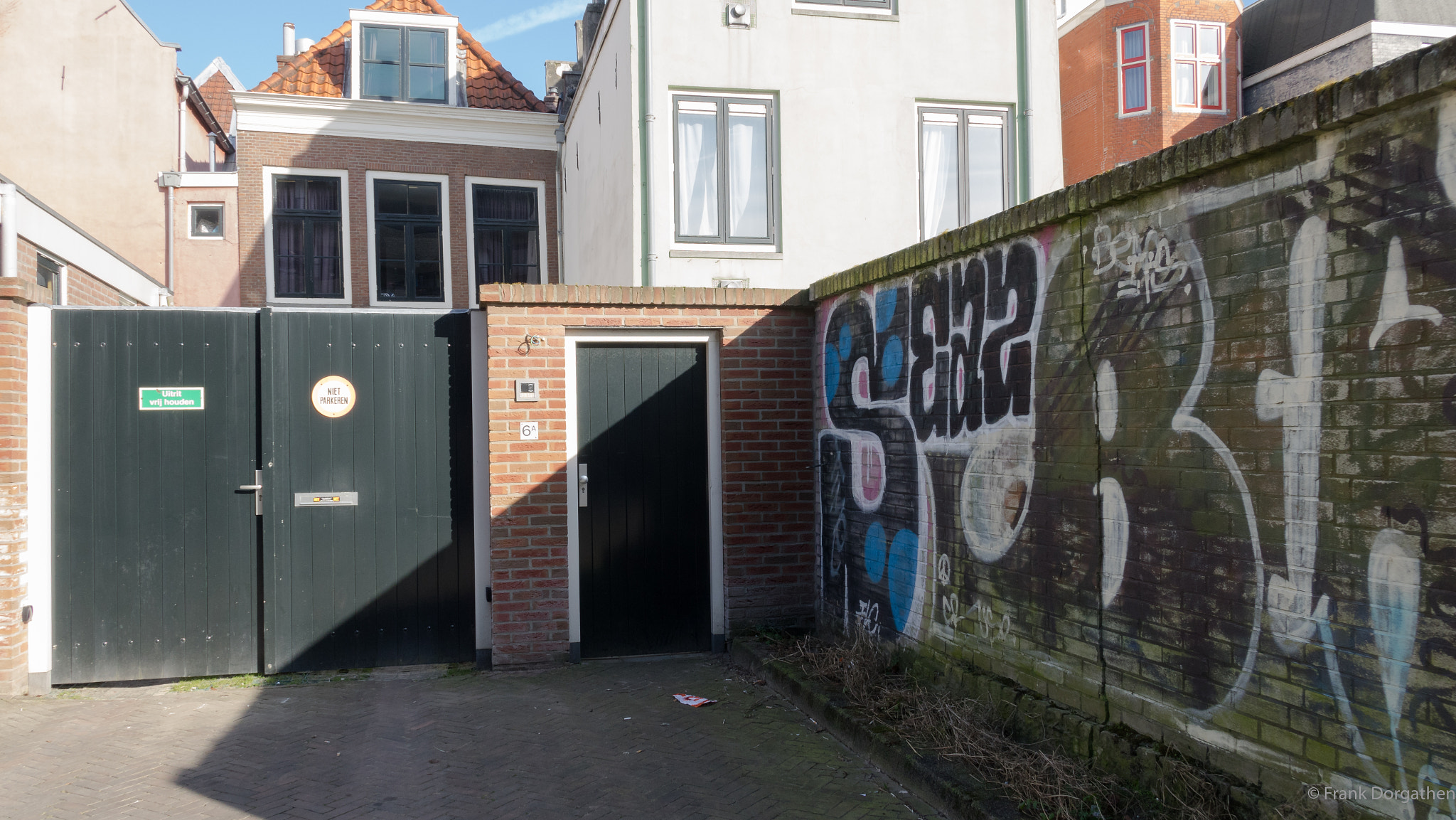 Sony Cyber-shot DSC-RX10 II sample photo. In the shadow photography
