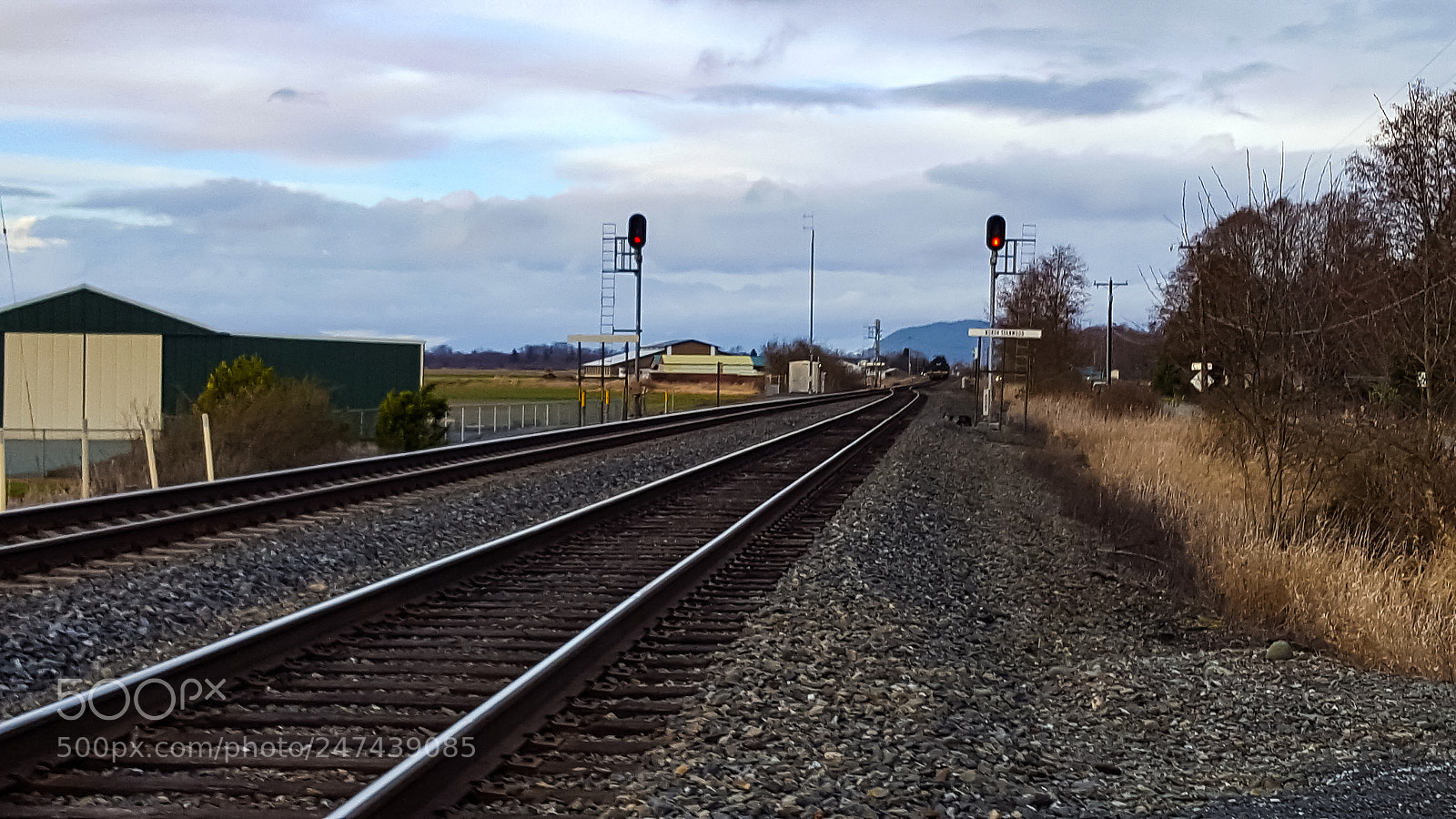 Samsung GALAXY S6 edge sample photo. Tracks photography