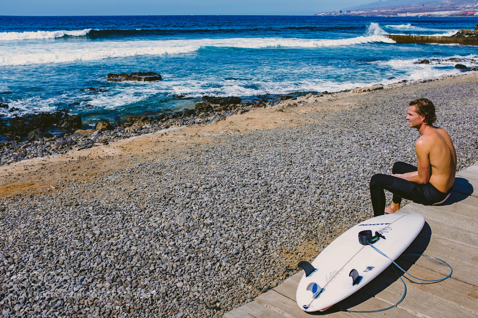 Fujifilm X100F sample photo. Surfer photography