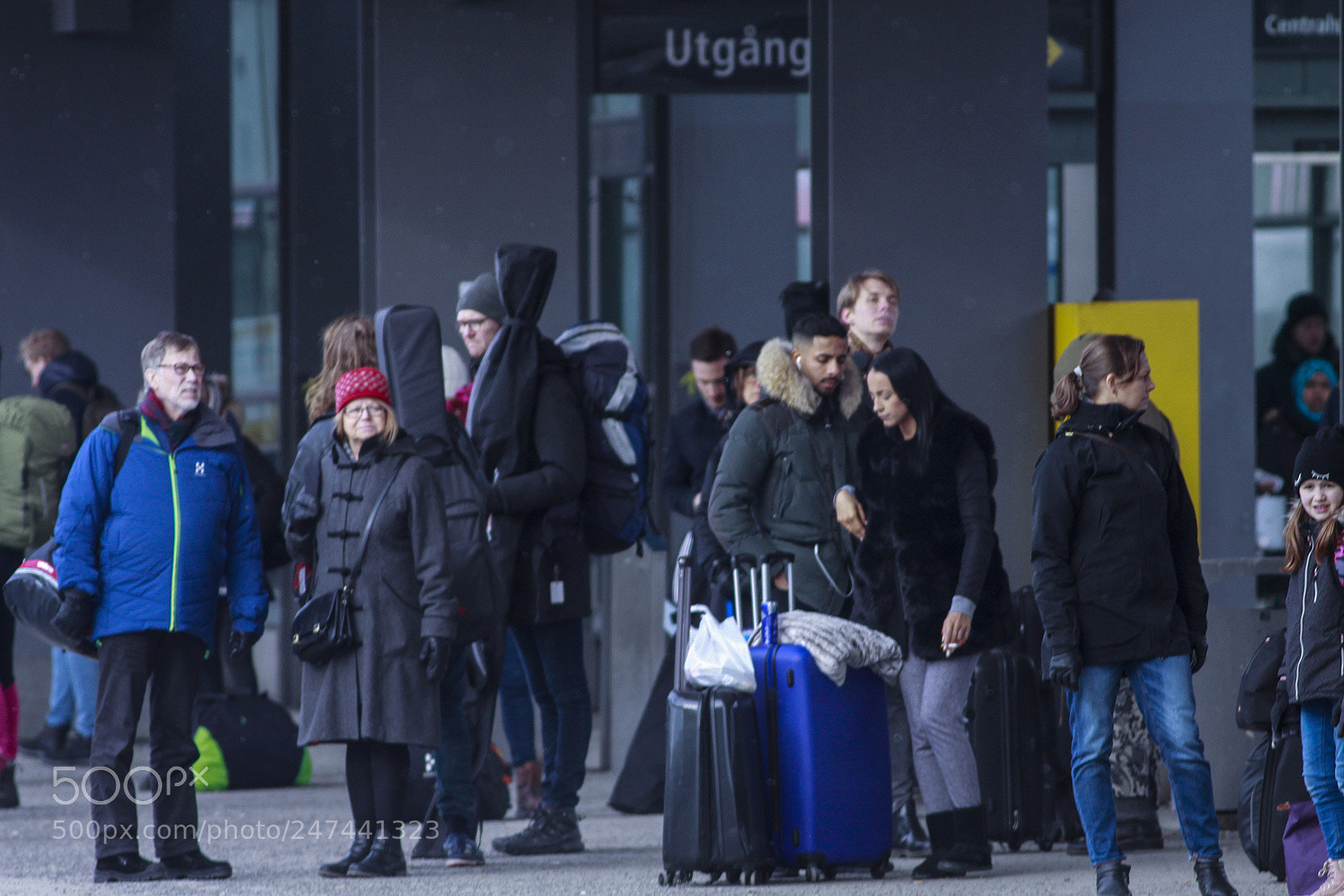 Canon EOS 50D sample photo. Waiting for a train photography