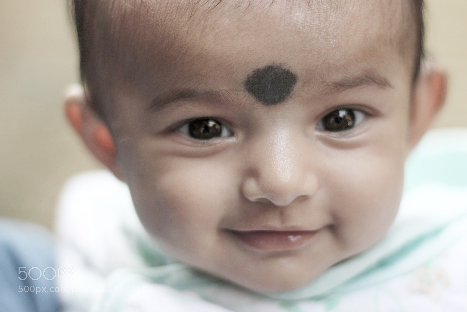 Canon EOS 550D (EOS Rebel T2i / EOS Kiss X4) sample photo. Smiling baby photography