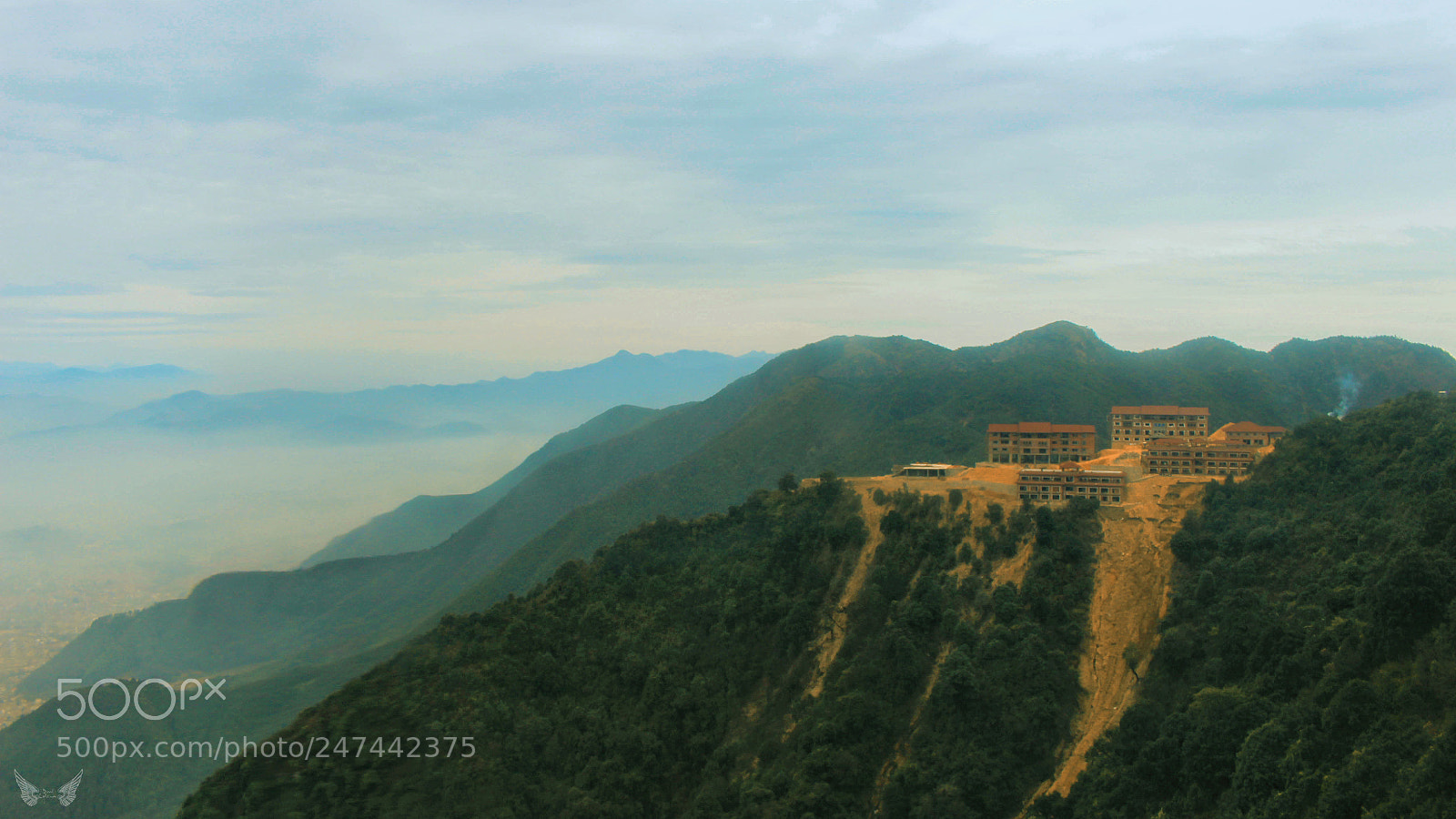 Canon EOS 700D (EOS Rebel T5i / EOS Kiss X7i) sample photo. Castle on the hill photography