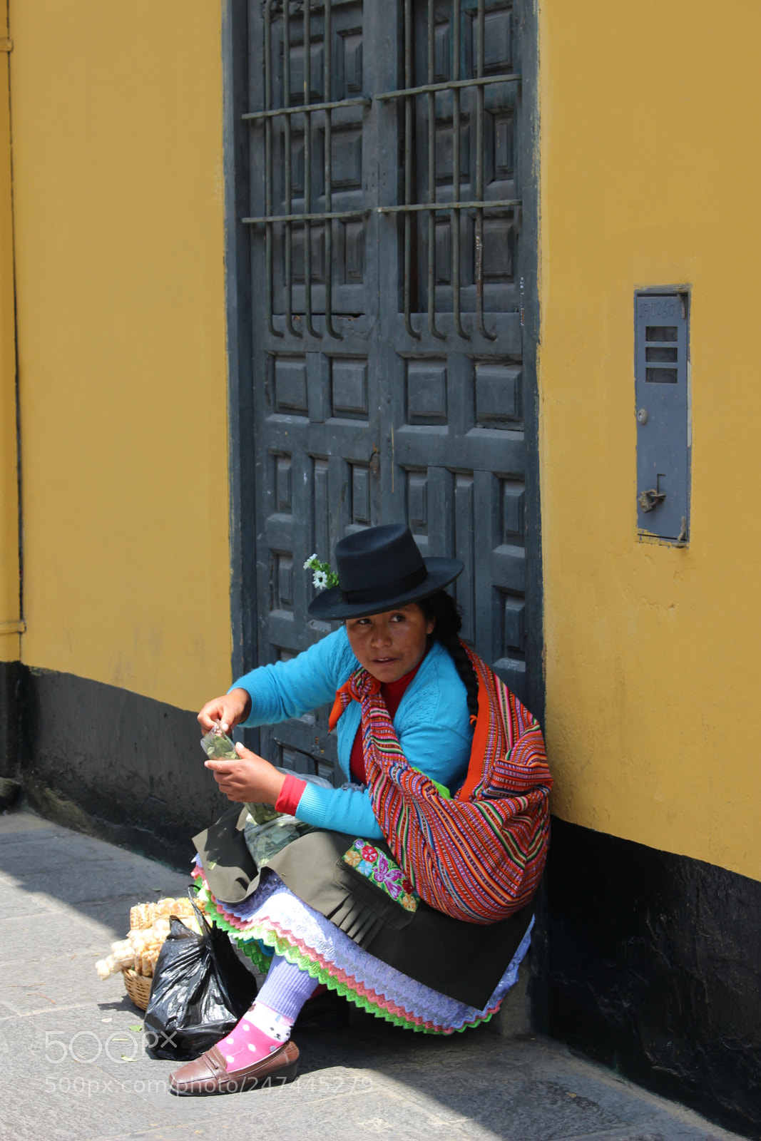 Canon EOS 100D (EOS Rebel SL1 / EOS Kiss X7) sample photo. Mujer peruana photography