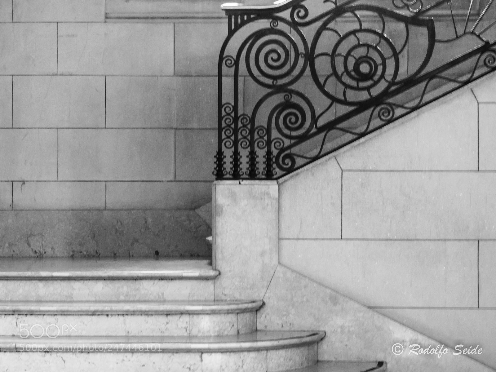 Panasonic Lumix DC-FZ80 (Lumix DC-FZ82) sample photo. Stairs photography