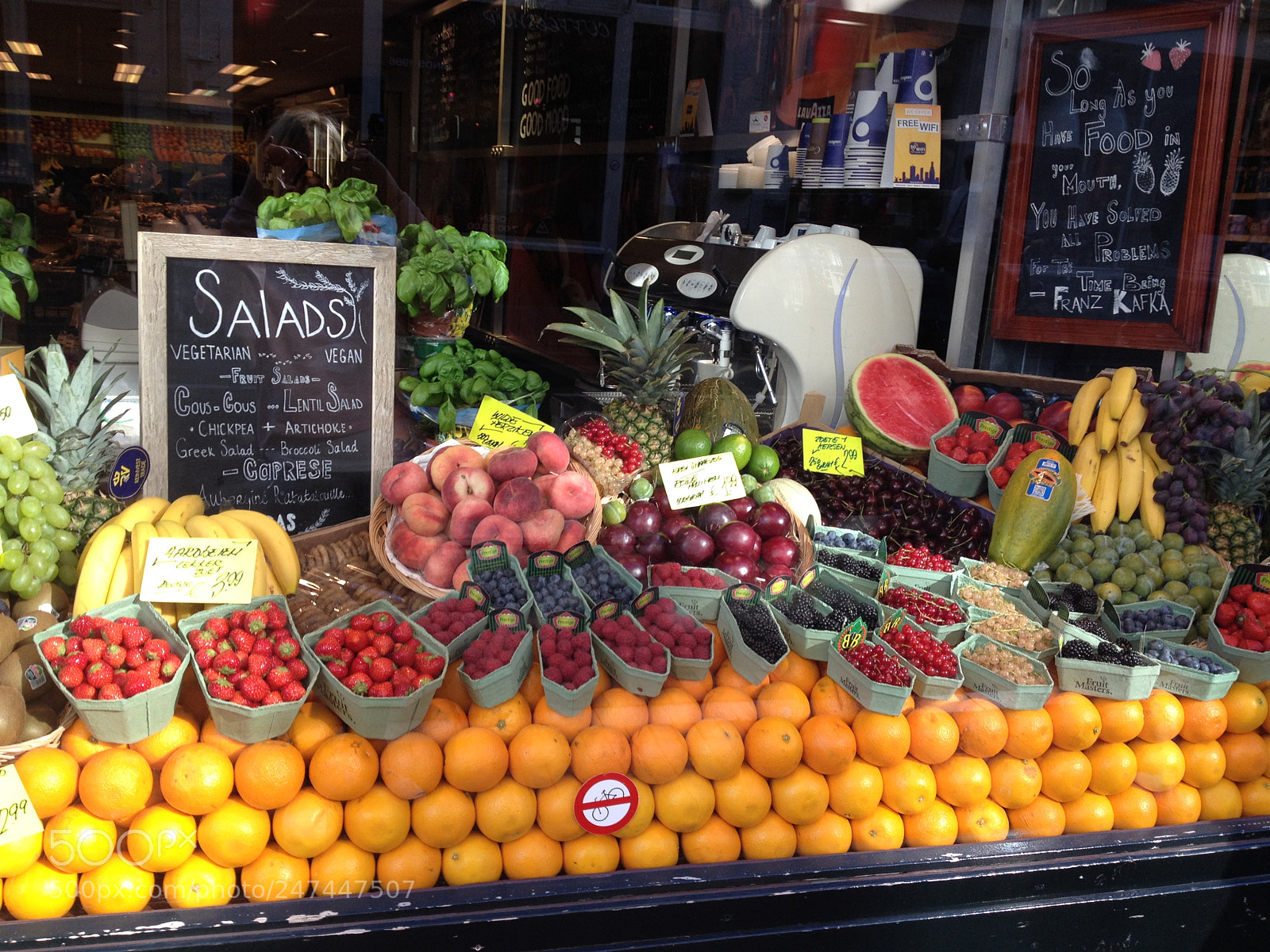 Apple iPhone 4S sample photo. Amsterdam shop window photography
