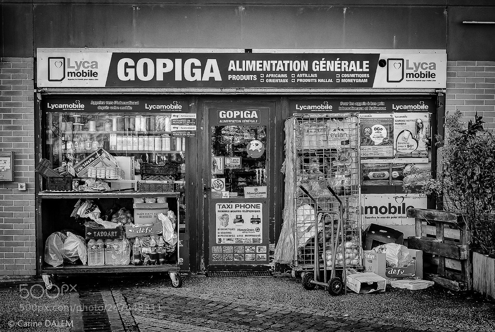 Fujifilm X70 sample photo. At the grocer's photography