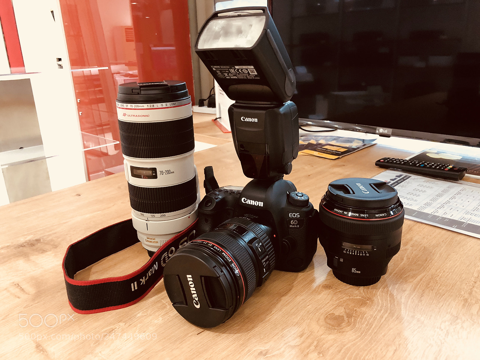 Apple iPhone 8 Plus sample photo. Canon photography