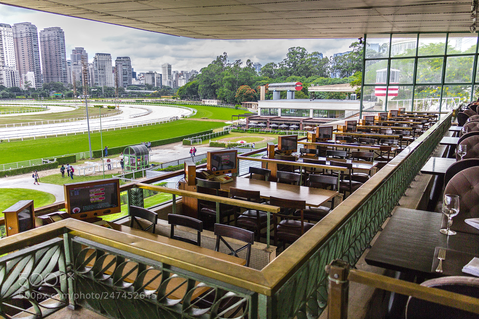Canon EOS 700D (EOS Rebel T5i / EOS Kiss X7i) sample photo. Jockey club de s photography