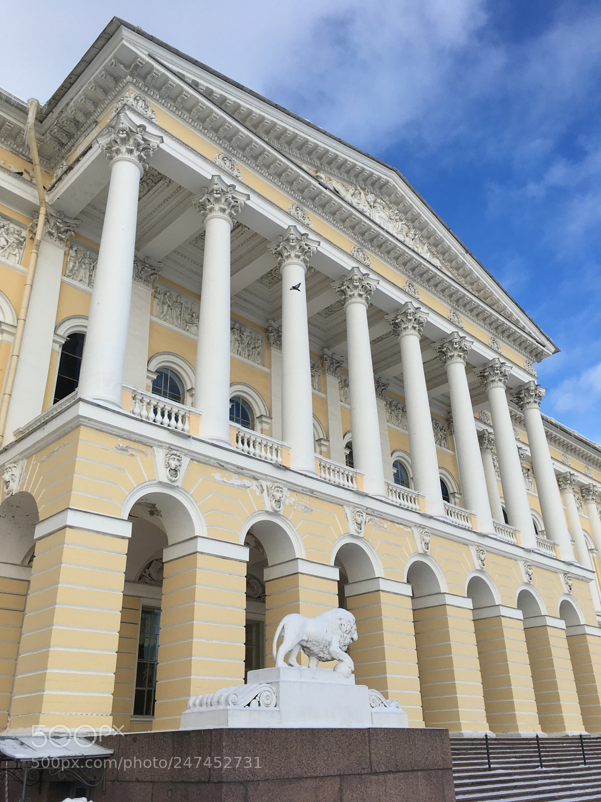Apple iPhone SE sample photo. Russian museum - mikhailovsky photography