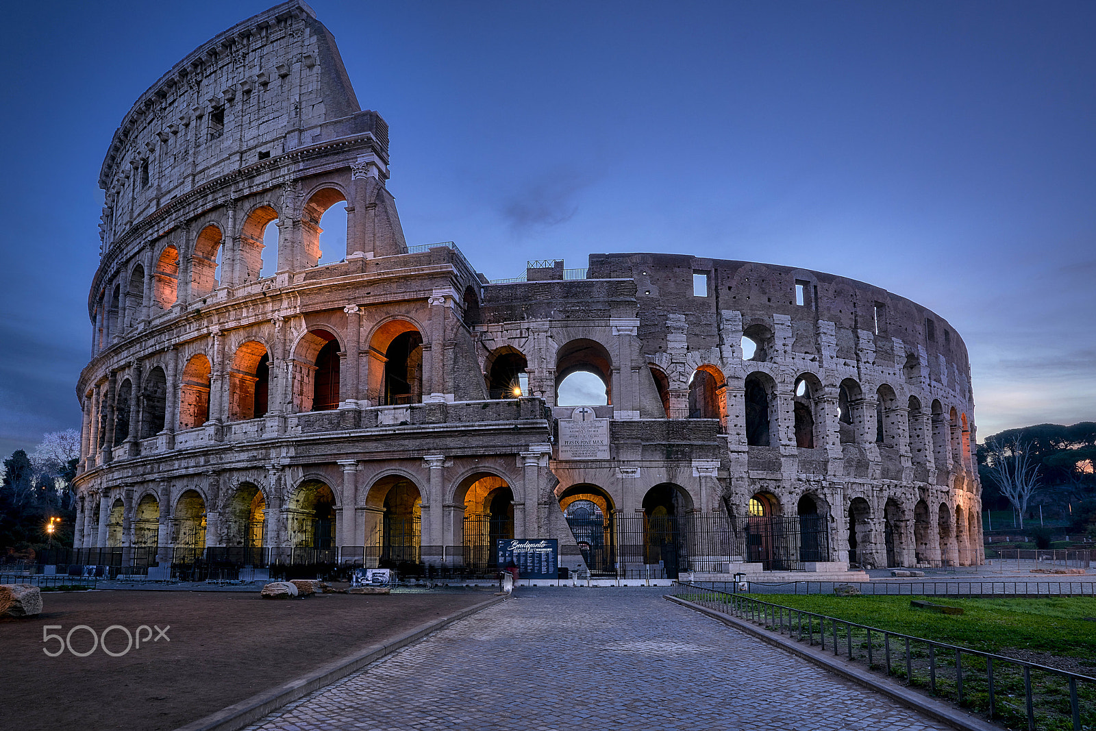 Sony FE 16-35mm F2.8 GM sample photo. The mighty colosseum photography
