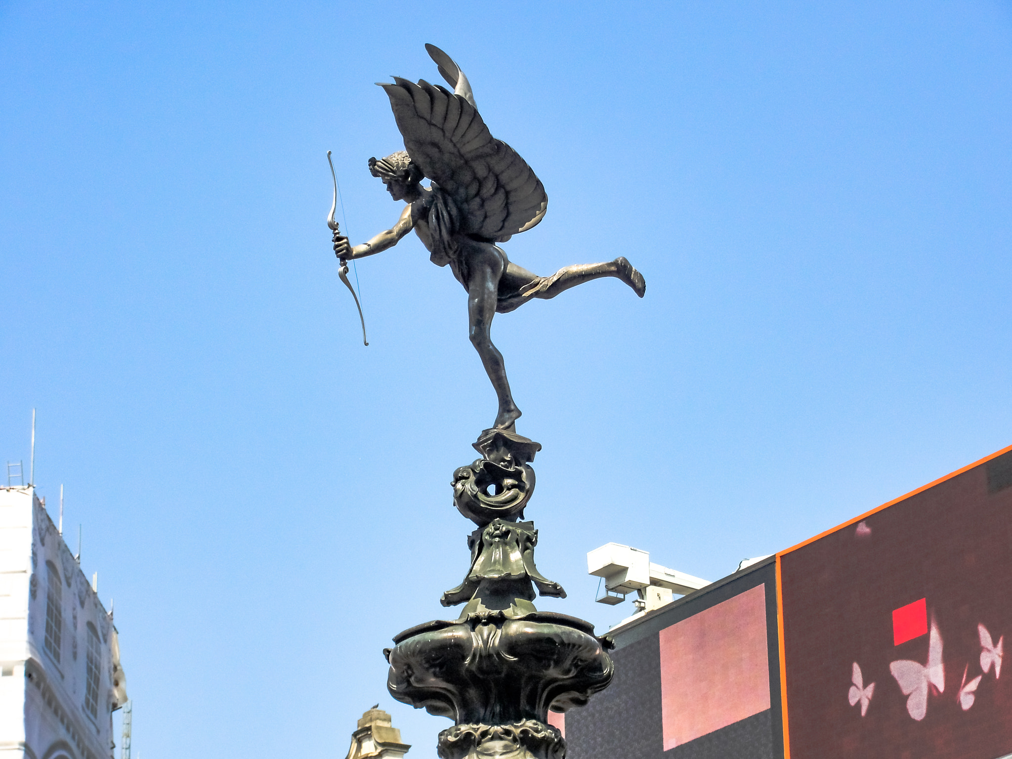 Sony Cyber-shot DSC-H20 sample photo. Statue of eros at picadilly circle, london photography