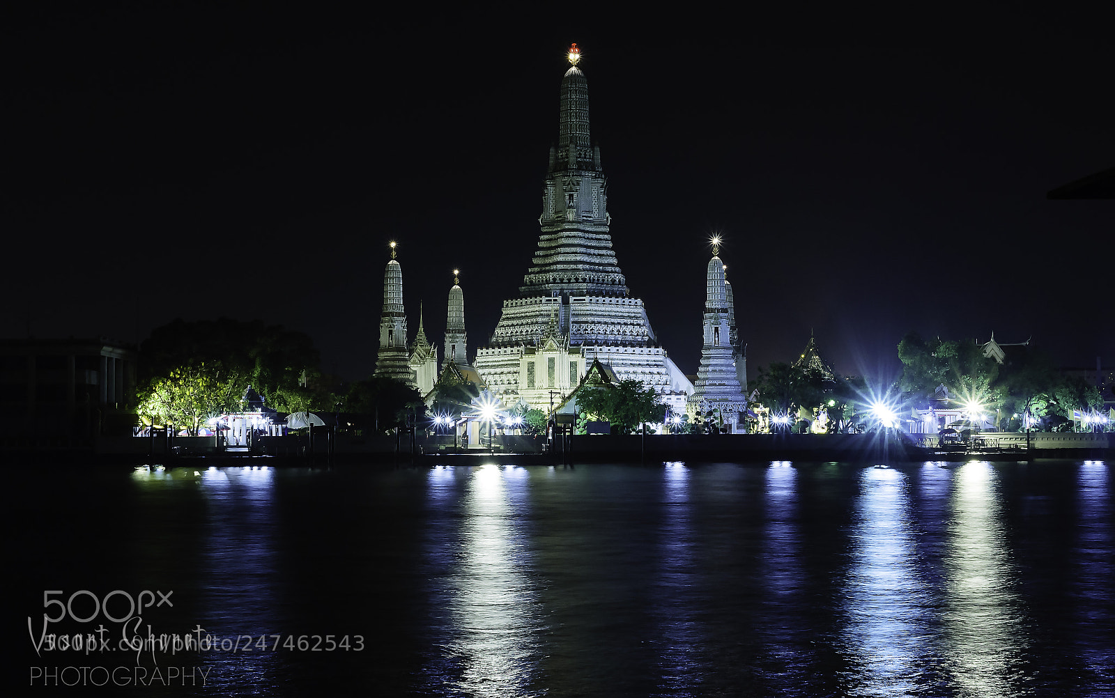 Panasonic Lumix DMC-GH4 sample photo. Wat arun bangkok photography