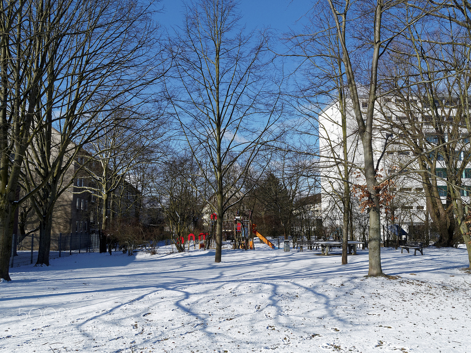 Olympus OM-D E-M5 sample photo. Braunschweig-heidberg, spielplatz im schnee photography