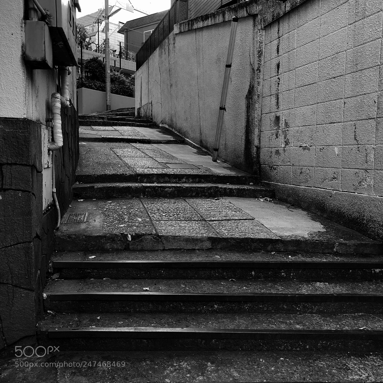 Apple iPhone 8 sample photo. An alley iphone8 photography